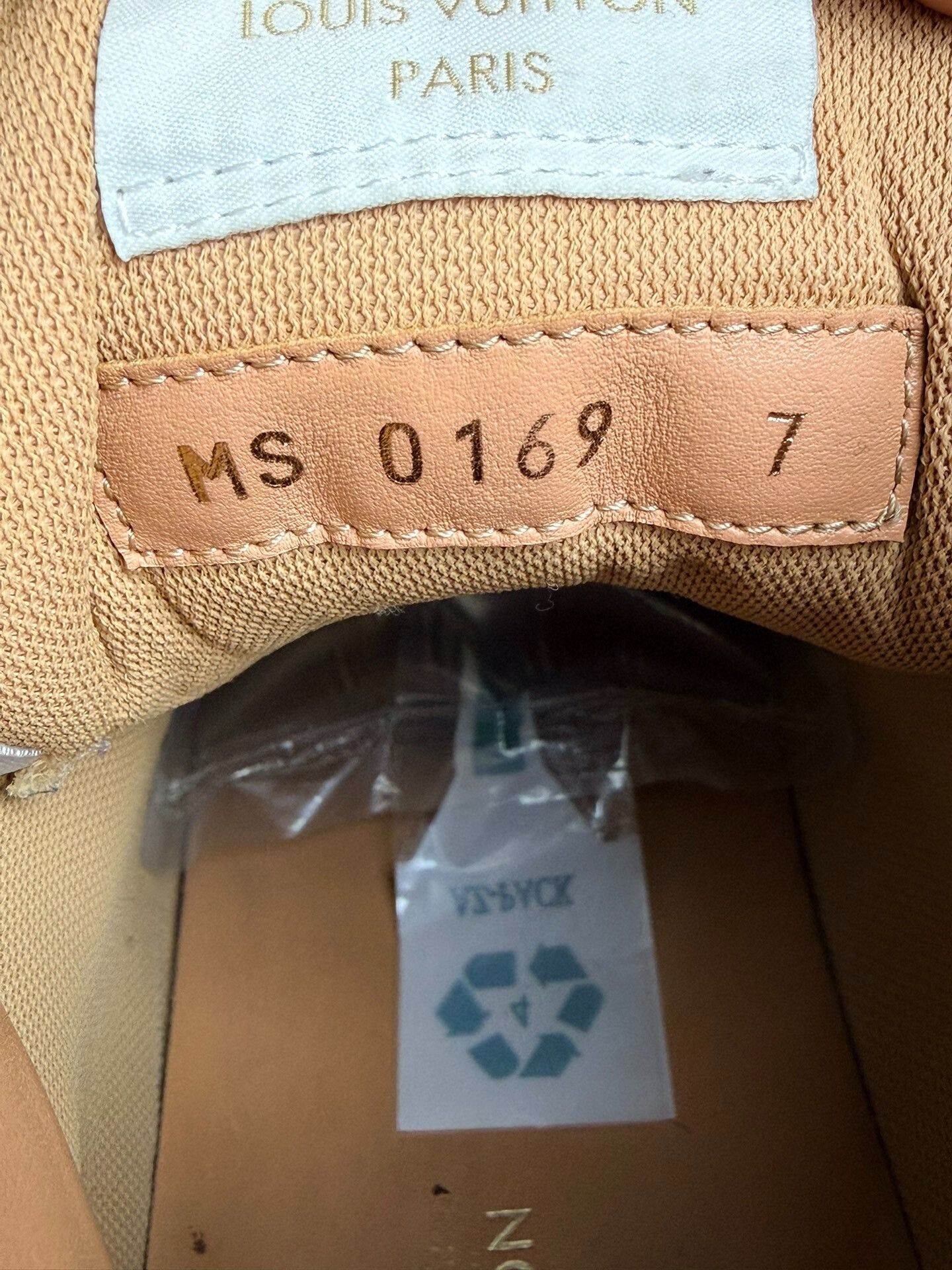 Louis Vuitton Louis Vuitton Blue Hitop Sneakers 8 Men Size US 8 / EU 41 - 8 Thumbnail