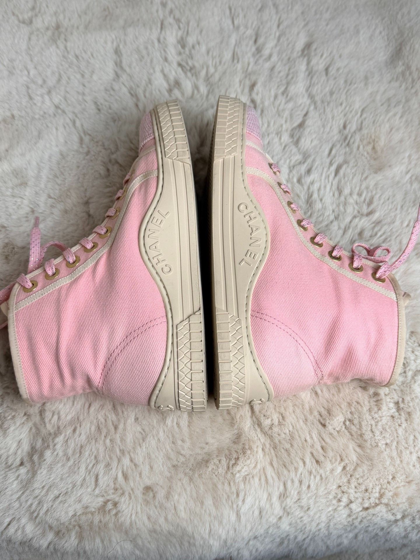 Chanel Chanel Canvas Pink Lowtop Sneakers us_8 Women Size US 8 / IT 38 - 5 Thumbnail