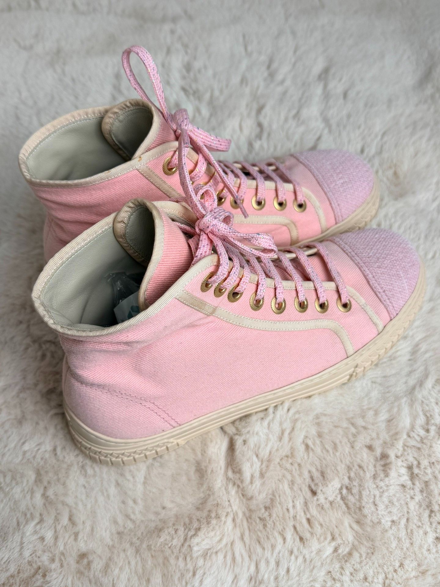 Chanel Chanel Canvas Pink Lowtop Sneakers us_8 Women Size US 8 / IT 38 - 2 Thumbnail
