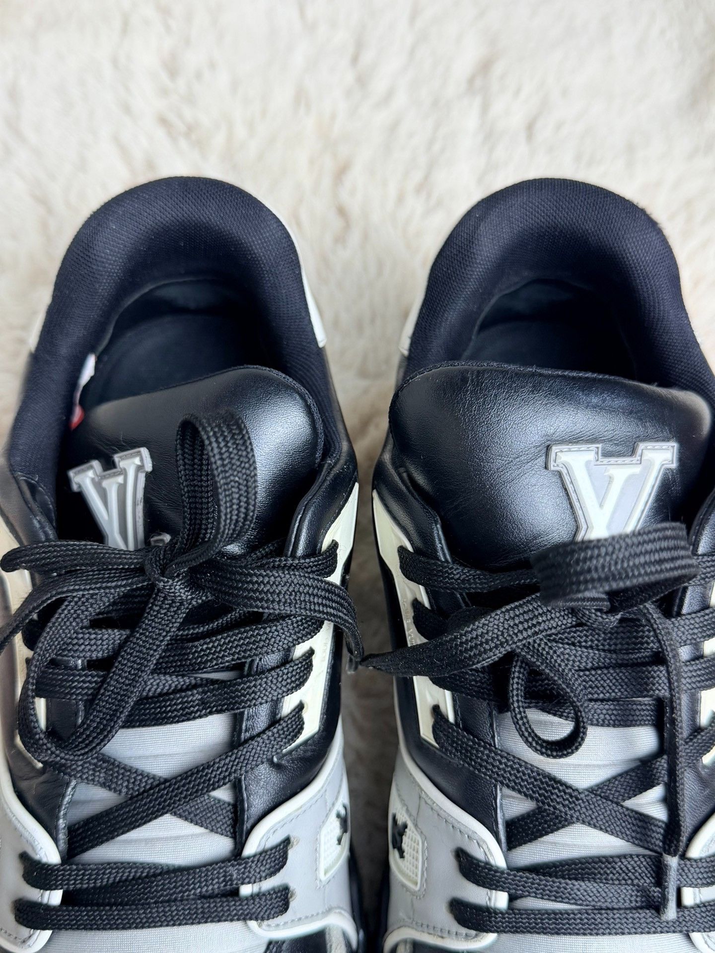Louis Vuitton Louis Vuitton Training Black Lowtop Sneakers 8 Men Size US 8 / EU 41 - 8 Thumbnail