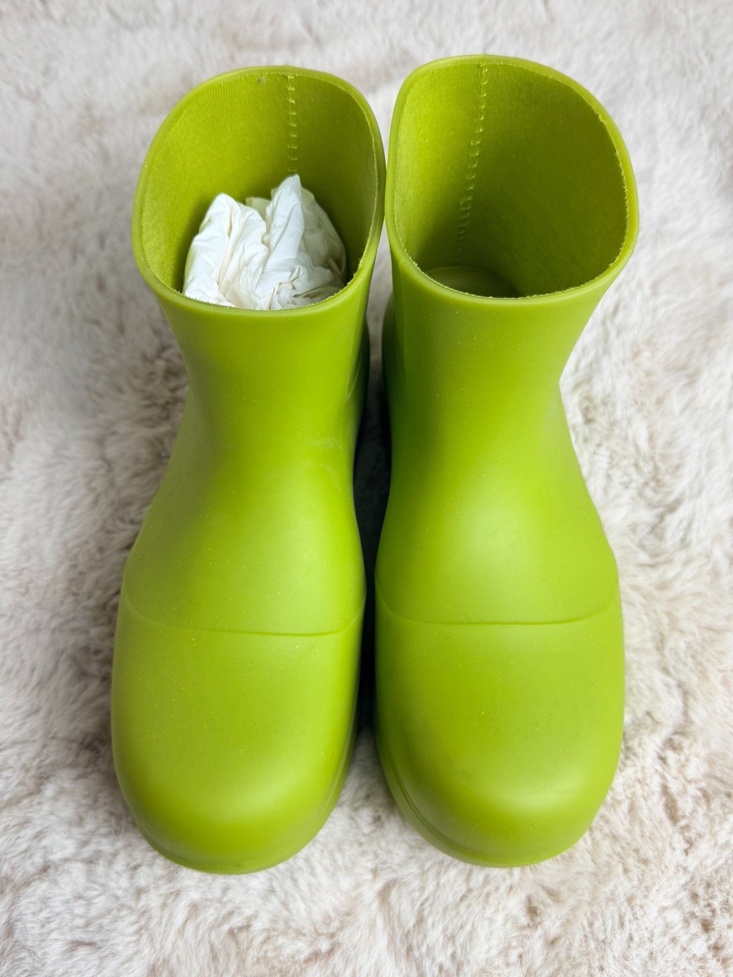 Bottega Veneta Bottega Veneta Green Lowtop Sneakers us_6 Women Size US 6 / IT 36 - 3 Thumbnail