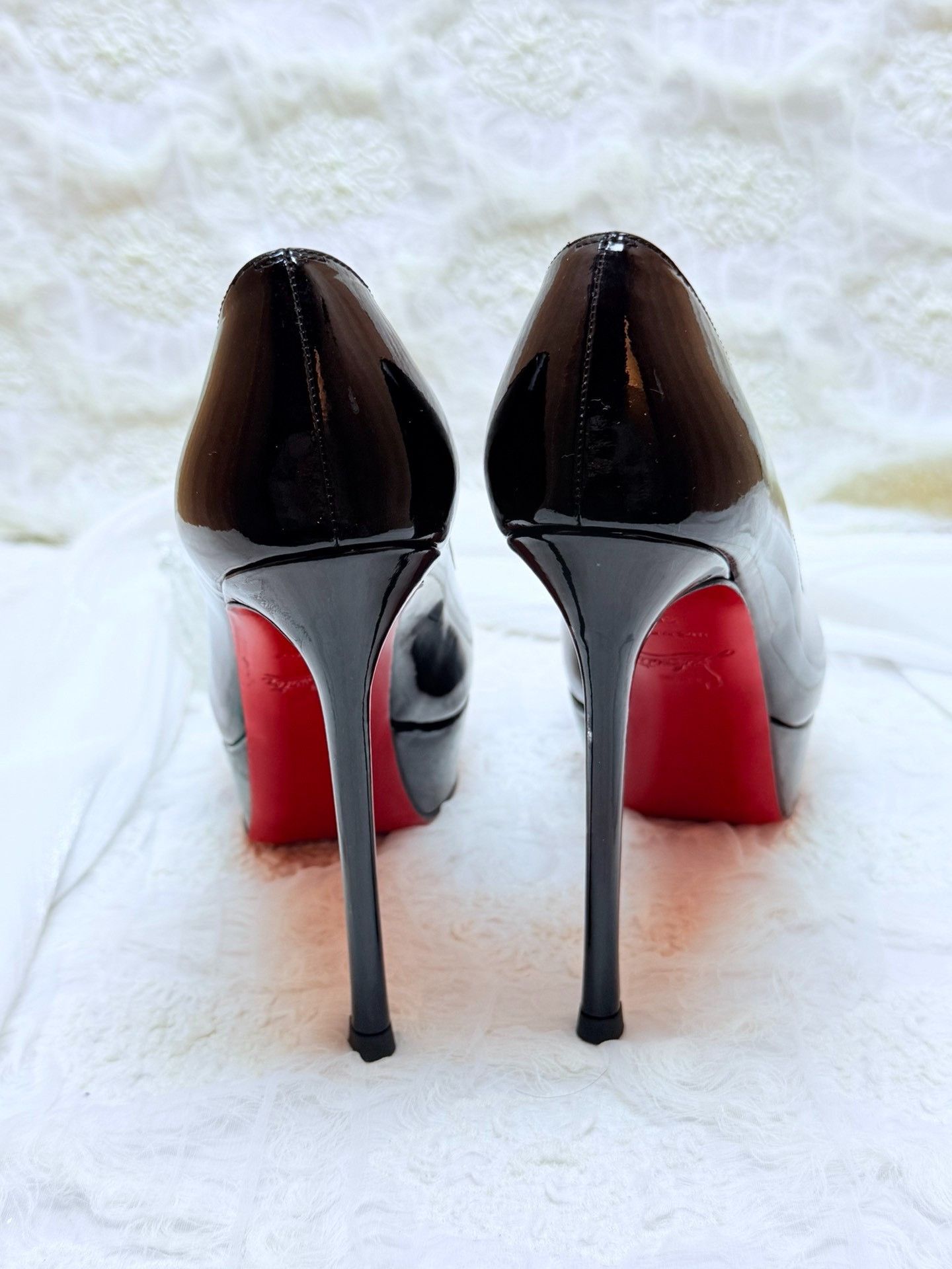 Christian Louboutin Christian Louboutin Red Lowtop Sneakers us_7-5 Women Size US 7.5 / IT 37.5 - 4 Thumbnail