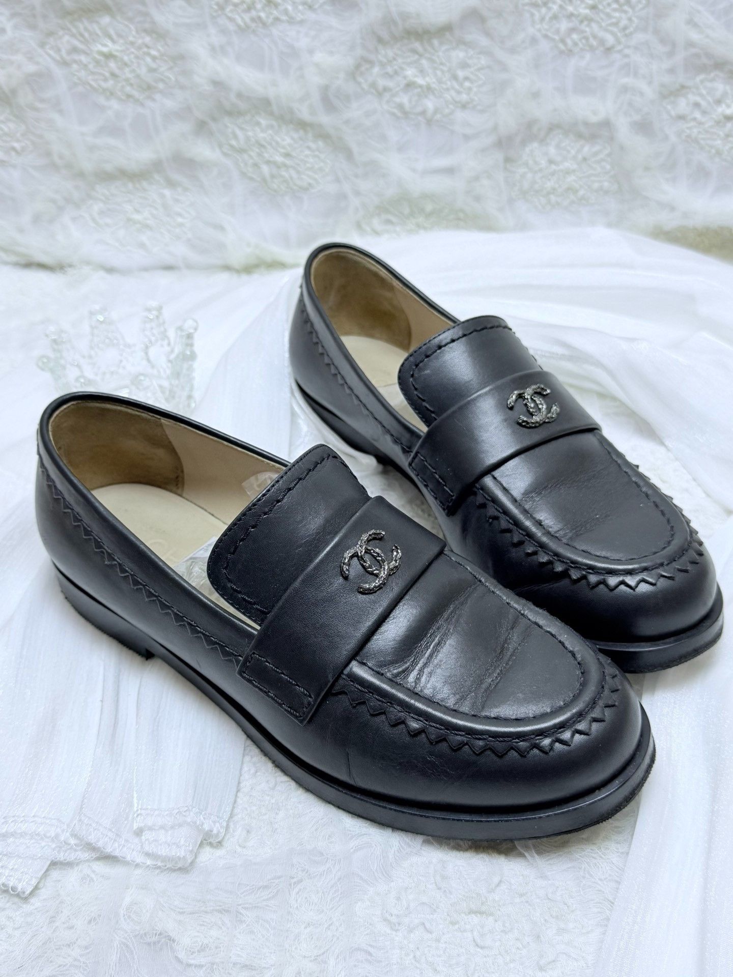 Chanel Chanel Black Lowtop Sneakers us_6-5 Women Size US 6.5 / IT 36.5 - 2 Thumbnail