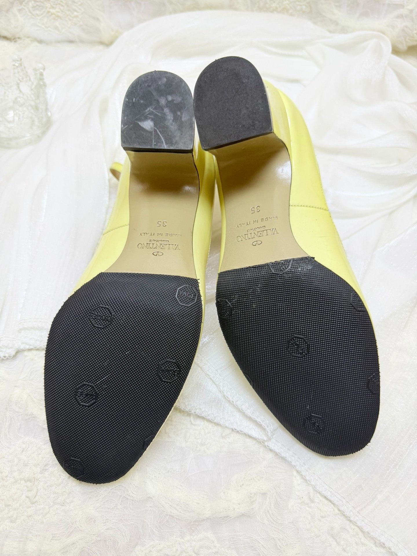 Valentino Valentino Patent Yellow Lowtop Sneakers us_5 Women Size US 5 / IT 35 - 6 Thumbnail