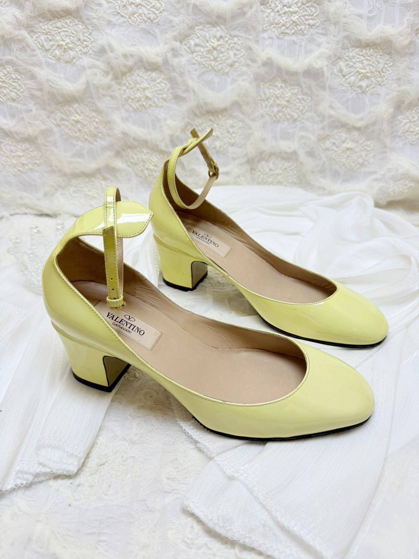 Valentino Valentino Patent Yellow Lowtop Sneakers us_5 Women Size US 5 / IT 35 - 2 Thumbnail