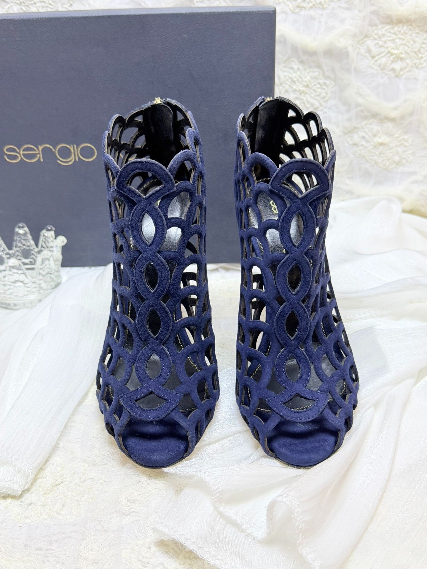 Sergio Rossi Sergio Rossi Gold Sandals us_6 Women Size US 6 / IT 36 - 3 Thumbnail