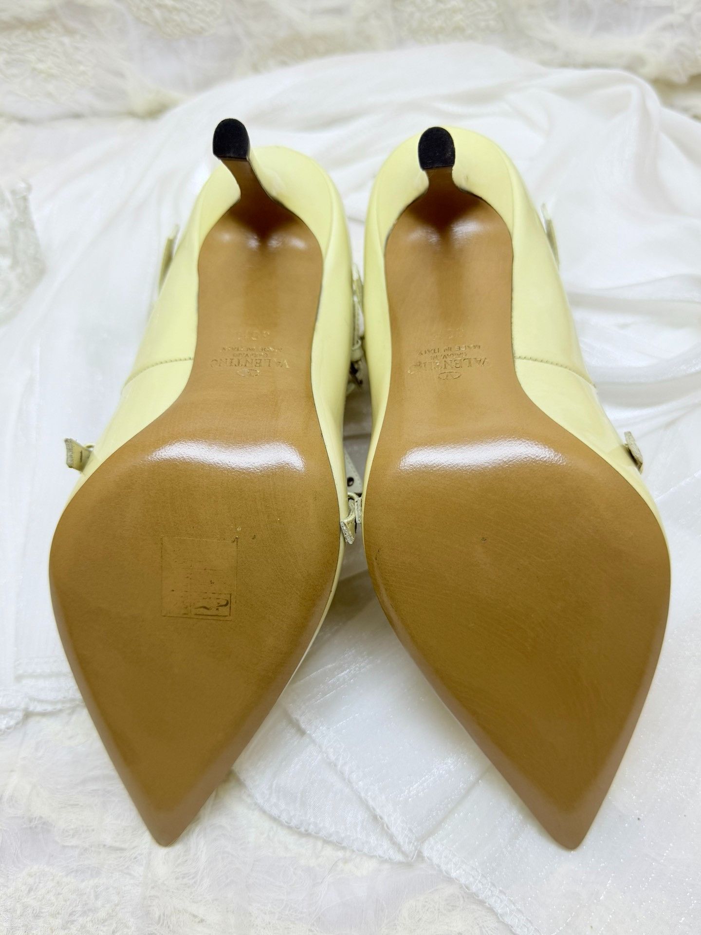 Valentino Valentino Patent Yellow Lowtop Sneakers us_8-5 Women Size US 8.5 / IT 38.5 - 5 Thumbnail