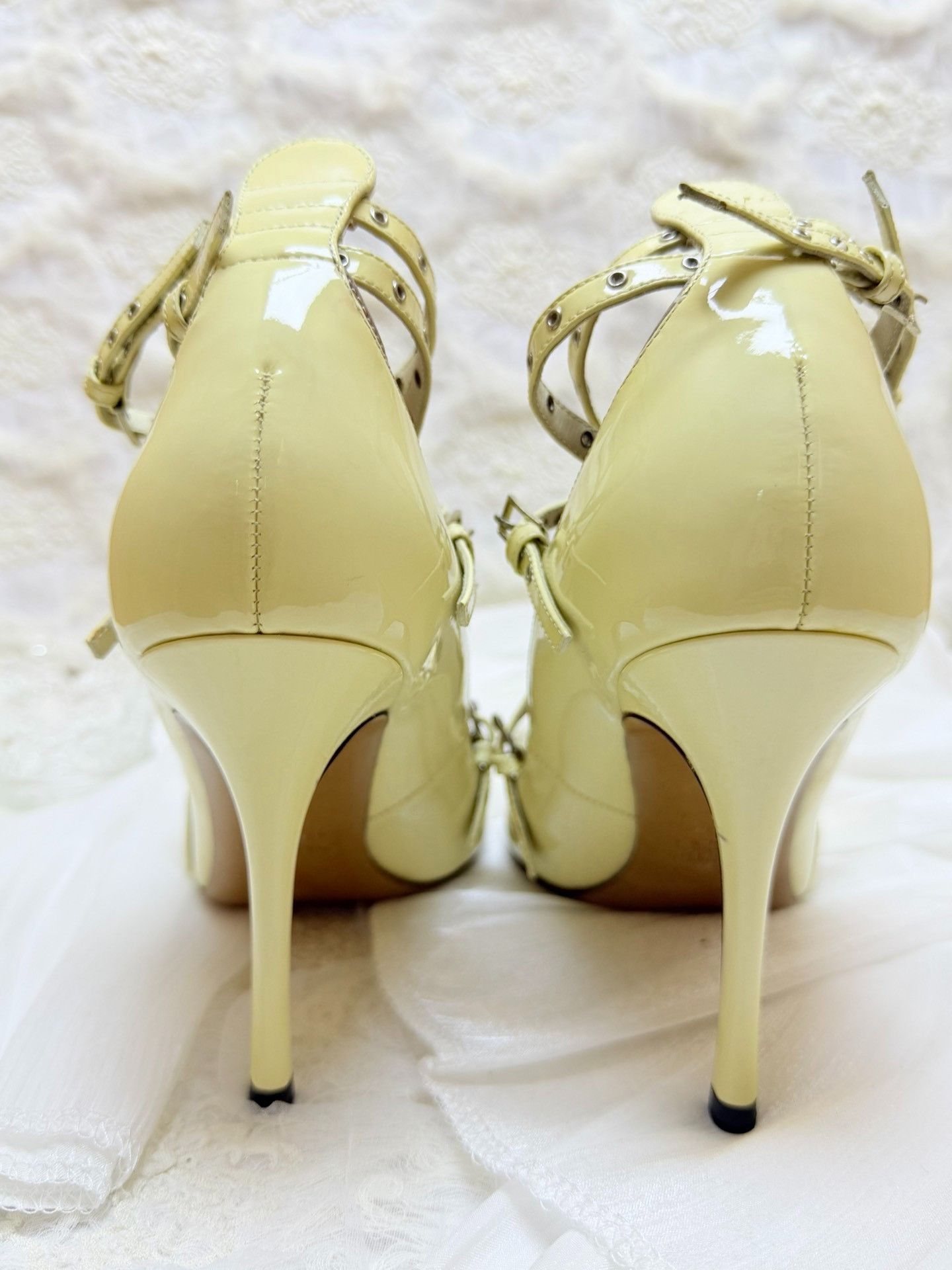 Valentino Valentino Patent Yellow Lowtop Sneakers us_8-5 Women Size US 8.5 / IT 38.5 - 4 Thumbnail