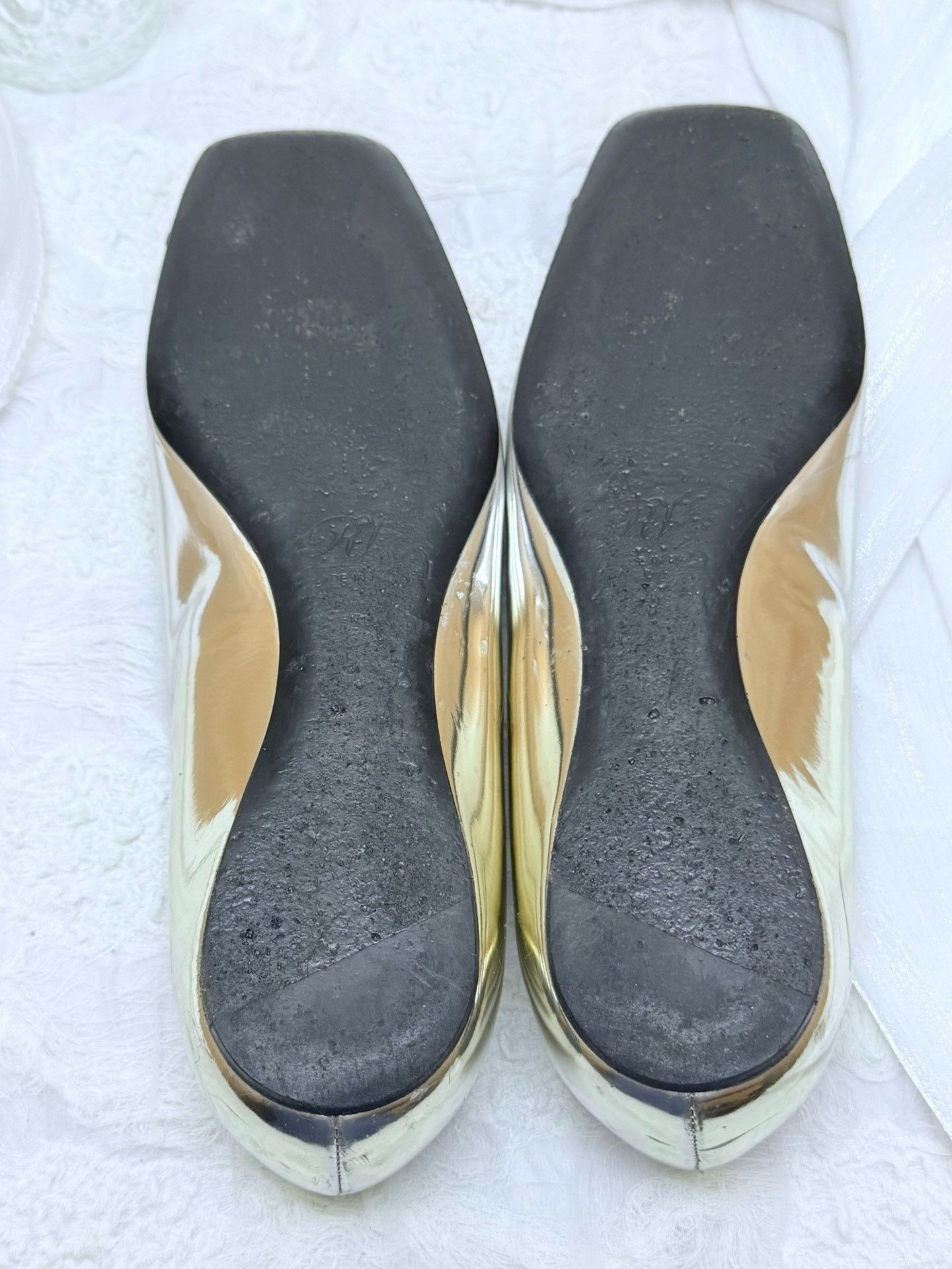 Roger Vivier Roger Vivier Retro Silver Lowtop Sneakers us_6 Women Size US 6 / IT 36 - 8 Thumbnail