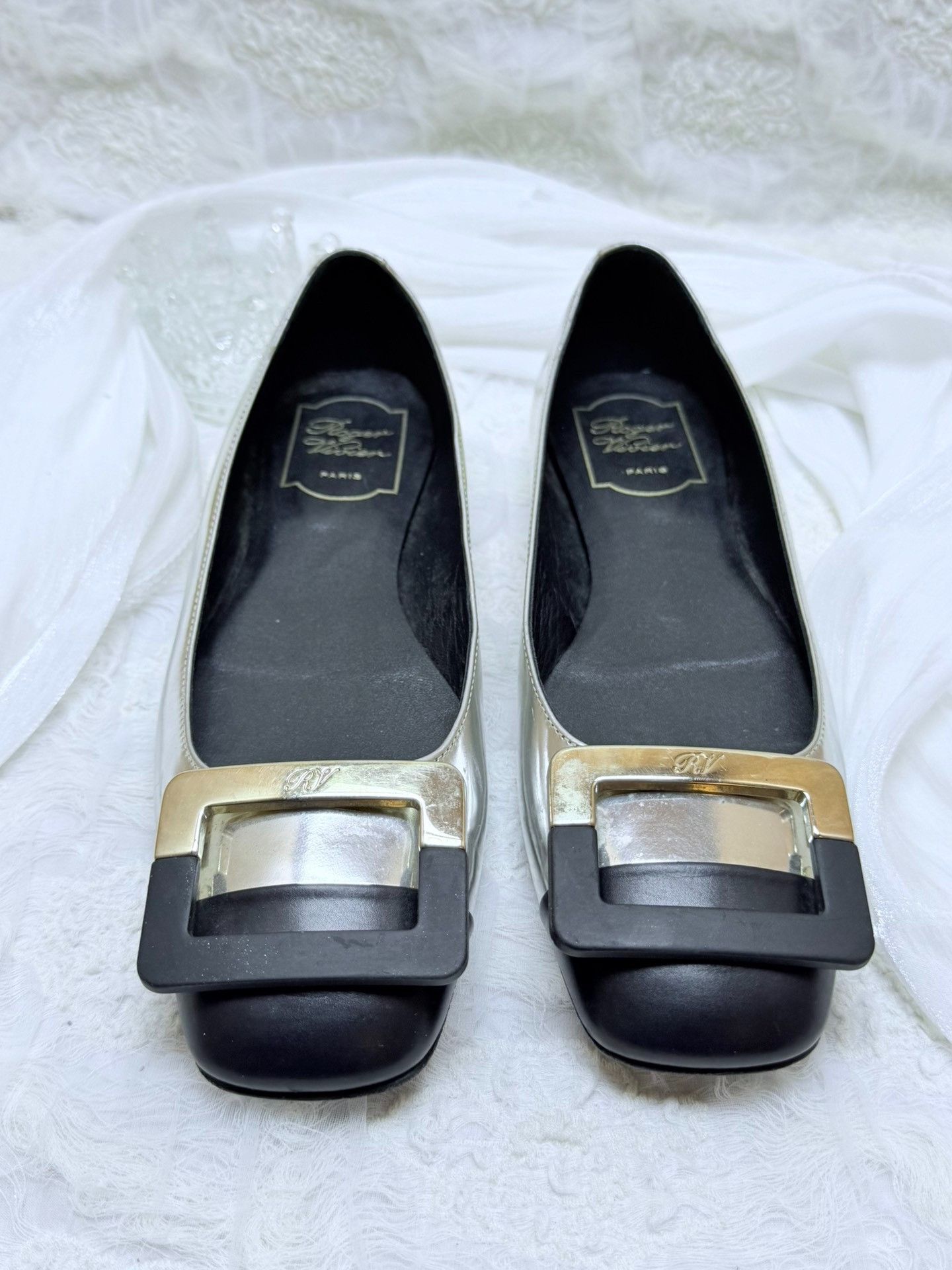 Roger Vivier Roger Vivier Retro Silver Lowtop Sneakers us_6 Women Size US 6 / IT 36 - 2 Thumbnail