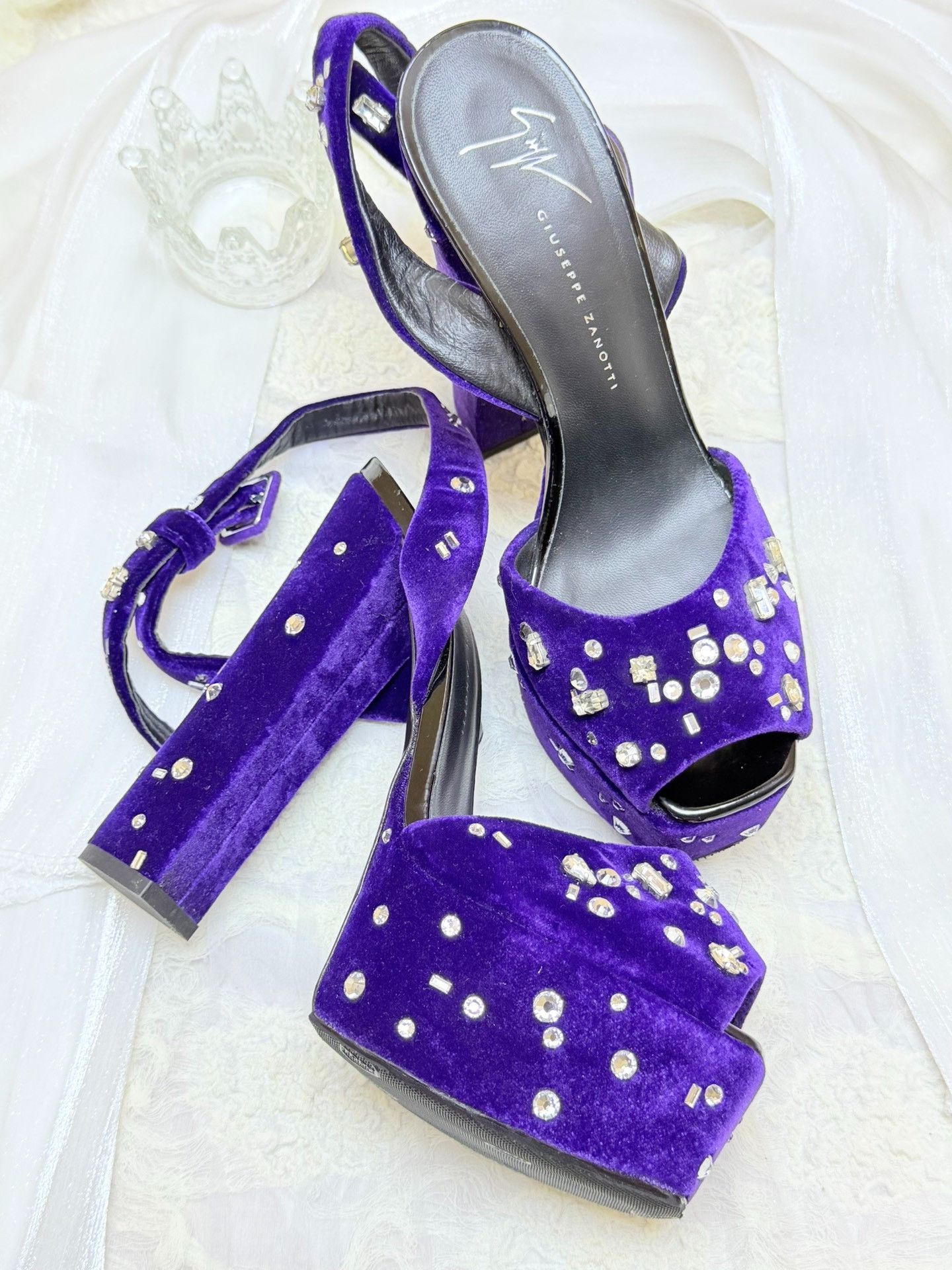 Giuseppe Zanotti Giuseppe Zanotti Velvet Lowtop Sneakers us_6-5 Women Size US 6.5 / IT 36.5 - 3 Thumbnail