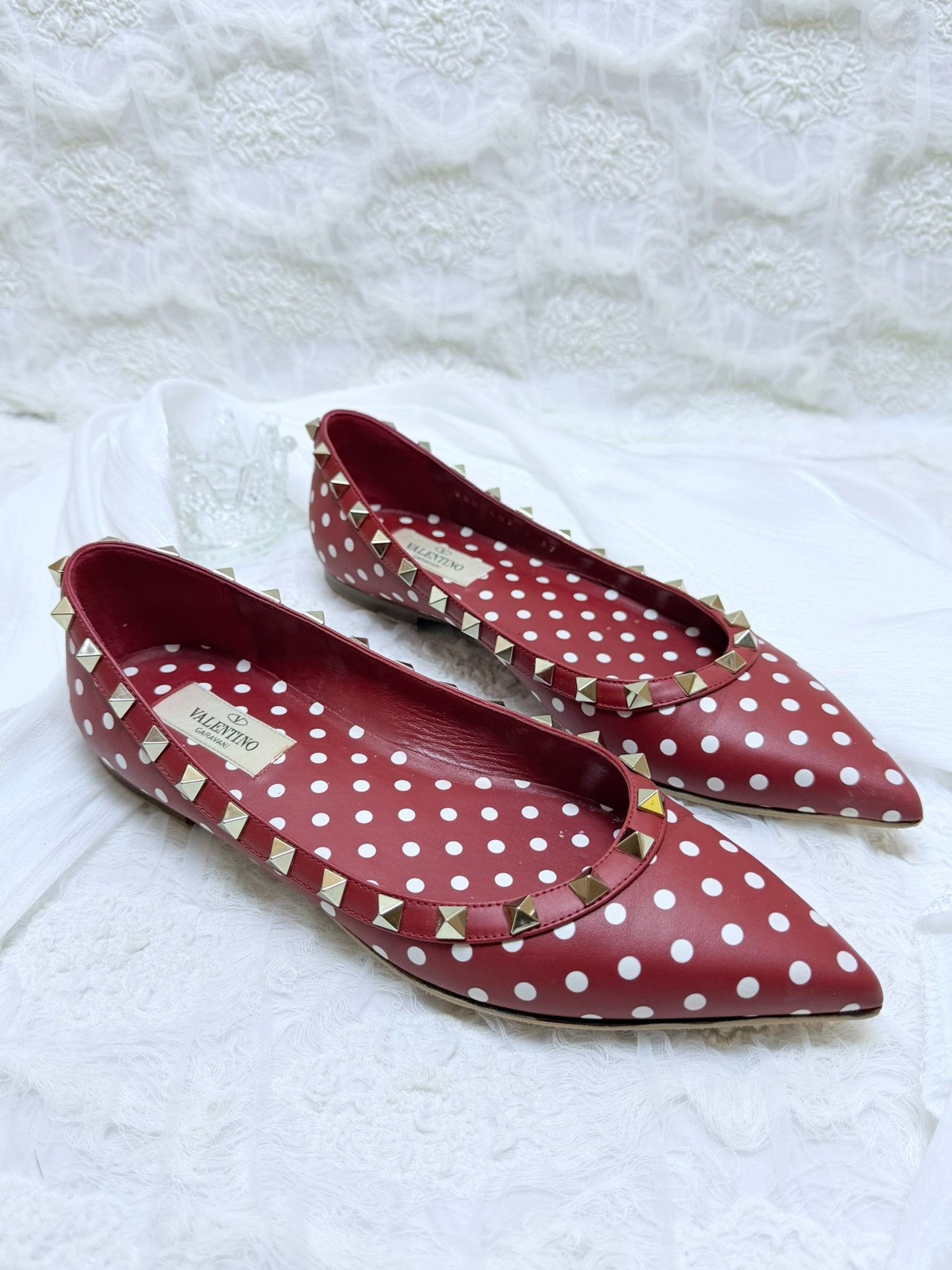 Valentino Valentino Red Lowtop Sneakers us_7 Women Size US 7 / IT 37 - 2 Thumbnail