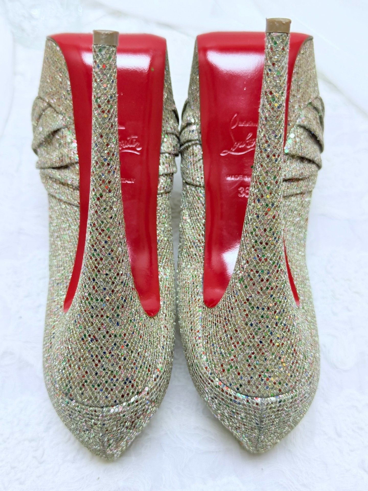 Christian Louboutin Christian Louboutin Gold Lowtop Sneakers us_6 Women Size US 6 / IT 36 - 5 Thumbnail