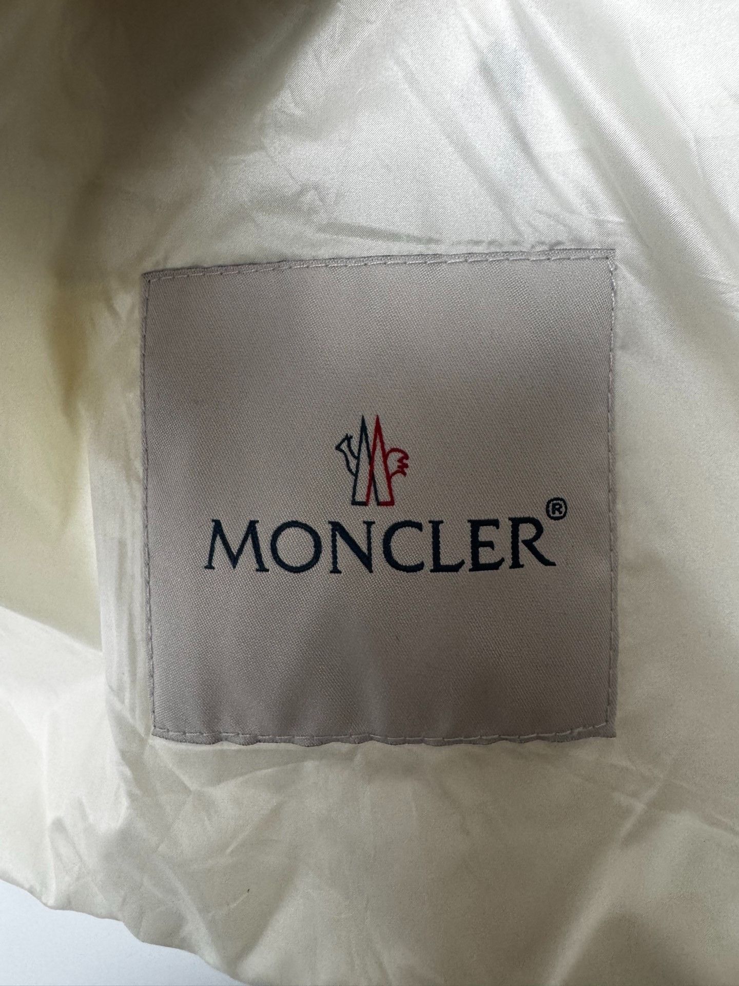 Moncler Moncler Lightweight Cropped White Down Jacket us_0 Women Size XS / US 0-2 / IT 36-38 - 3 Thumbnail
