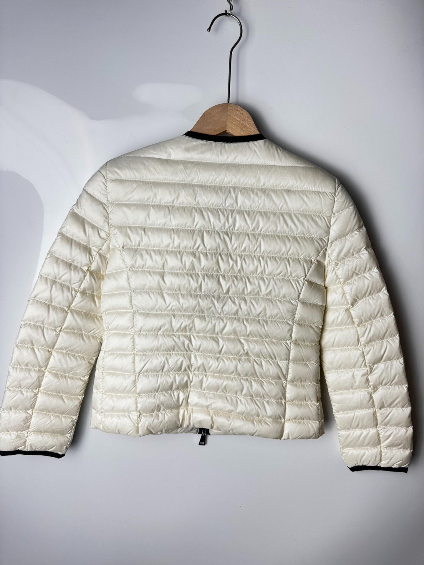 Moncler Moncler Lightweight Cropped White Down Jacket us_0 Women Size XS / US 0-2 / IT 36-38 - 2 Thumbnail