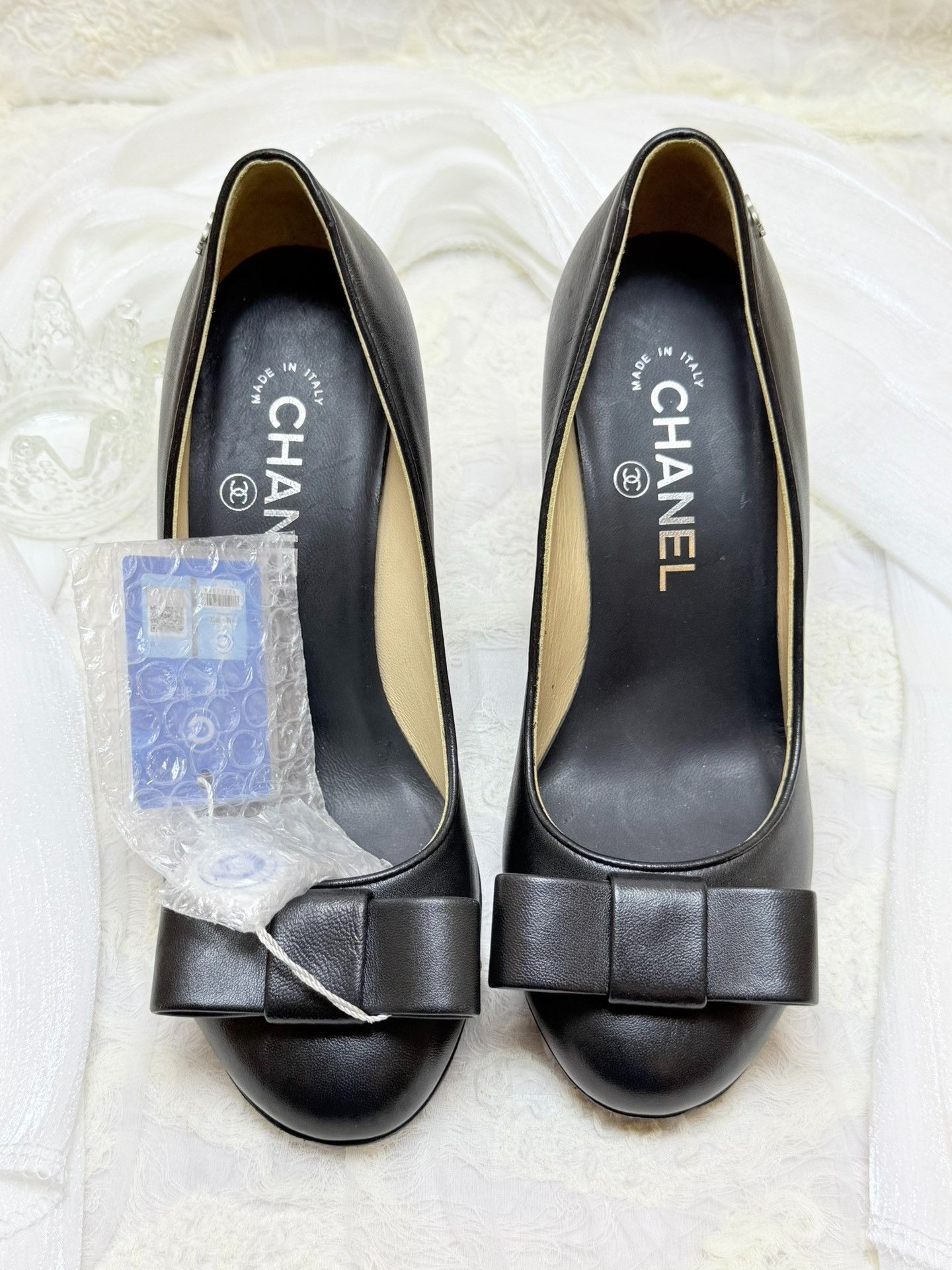 Chanel Chanel Retro Black Lowtop Sneakers us_6 Women Size US 6 / IT 36 - 4 Thumbnail