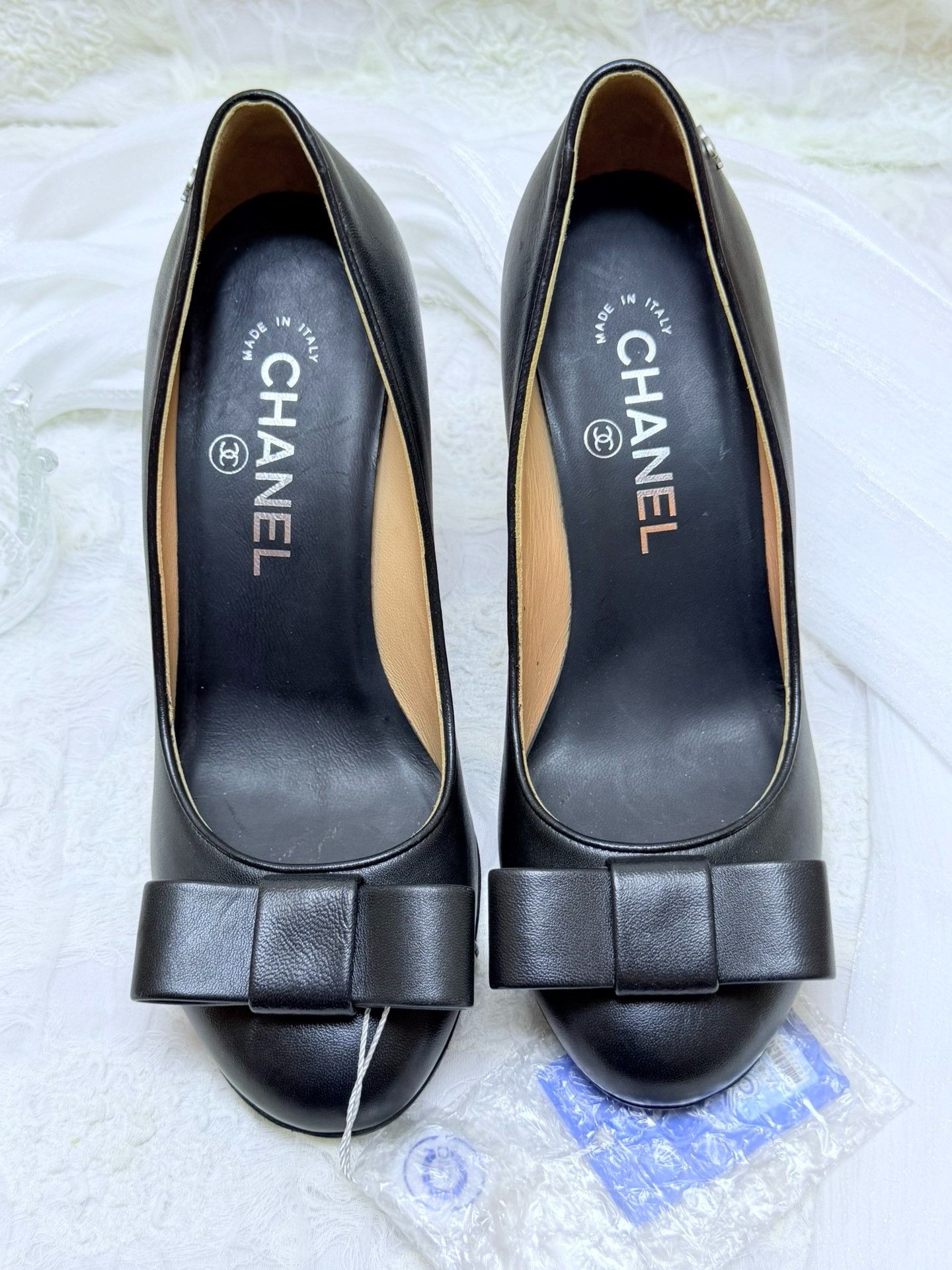 Chanel Chanel Retro Black Lowtop Sneakers us_6 Women Size US 6 / IT 36 - 2 Thumbnail