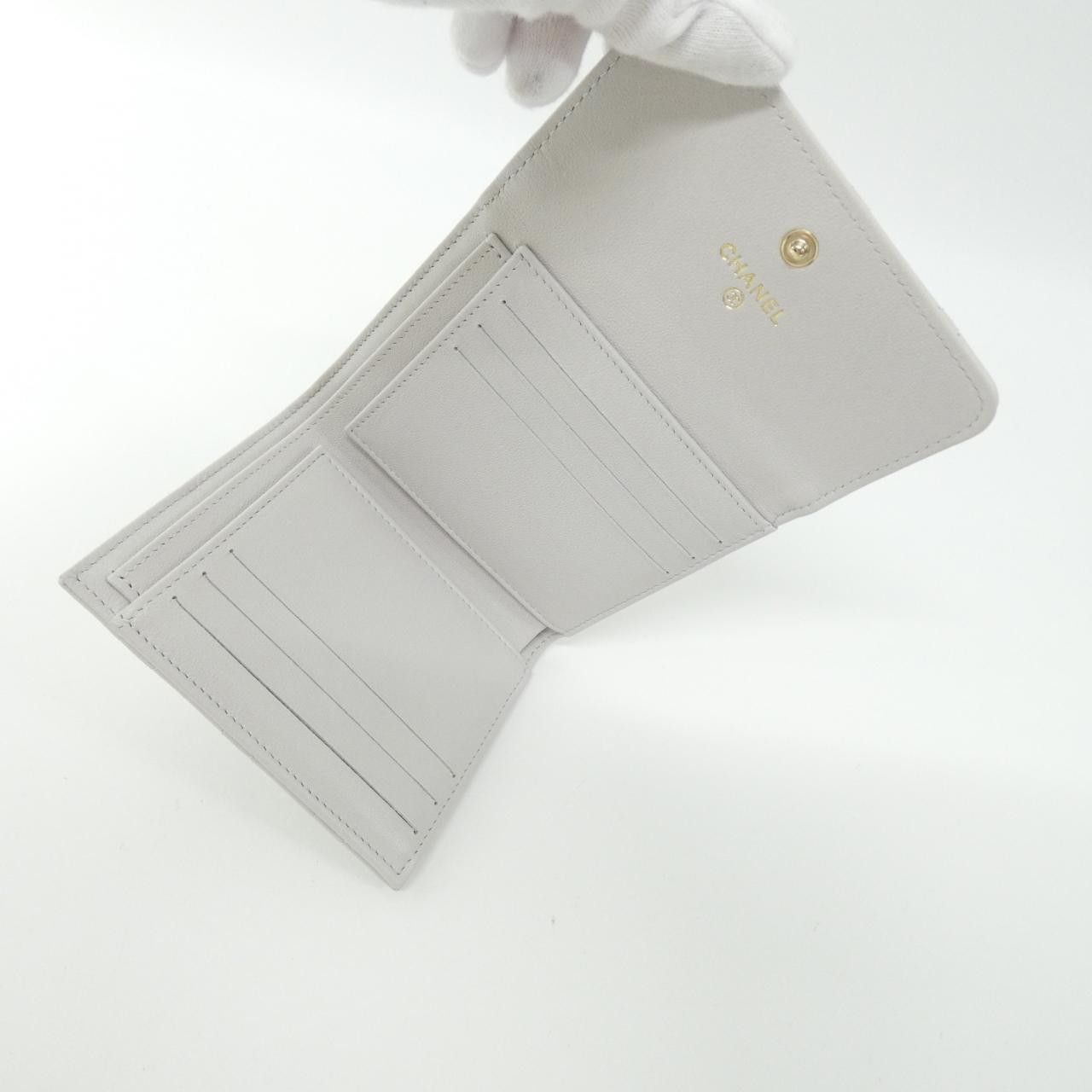 Chanel Chanel Chanel Lambskin Wallet Leather Short Wallet DUTY FREE for USA Size ONE SIZE - 5 Thumbnail