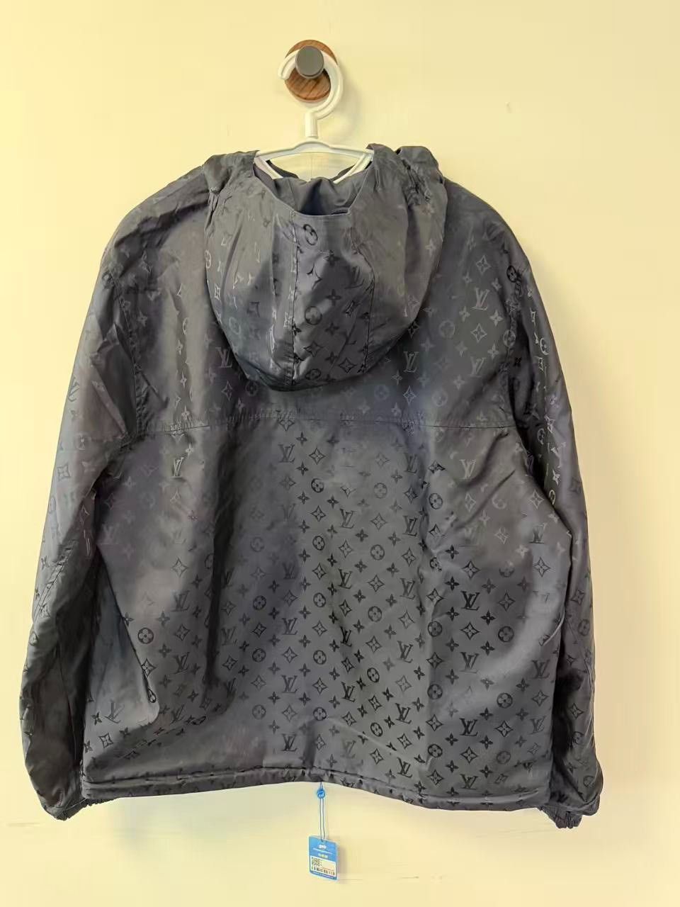 Louis Vuitton Louis Vuitton Logo Print Hooded Jacket Size US M / EU 48-50 / 2 - 2 Thumbnail