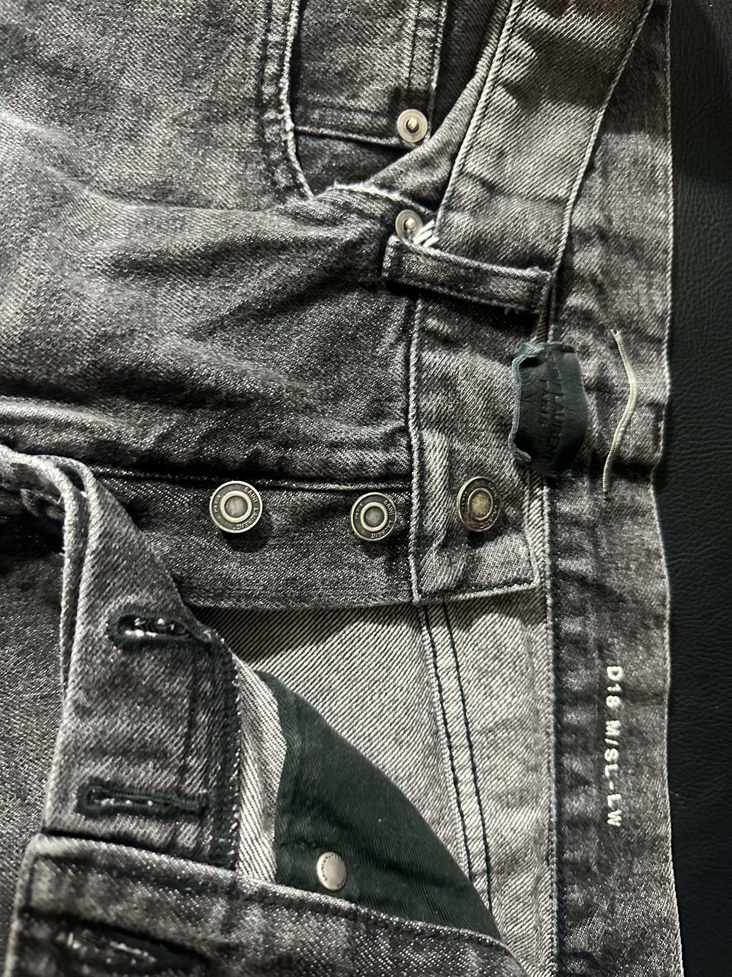 Saint Laurent Paris Saint Laurent D18 Washed Jeans Size US 29 - 4 Thumbnail