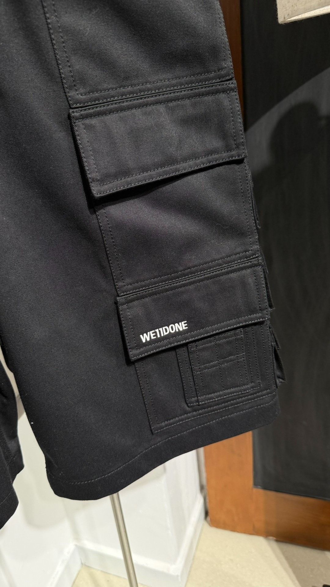 WE11DONE WE11DONE Black Cargo Shorts Size US 26 / EU 42 - 2 Thumbnail