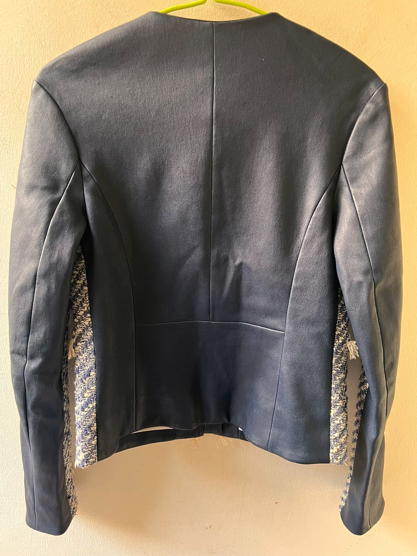 Louis Vuitton Louis Vuitton Chanel-Style Tweed Jacket Size XXS / US 00 / IT 34 - 2 Thumbnail