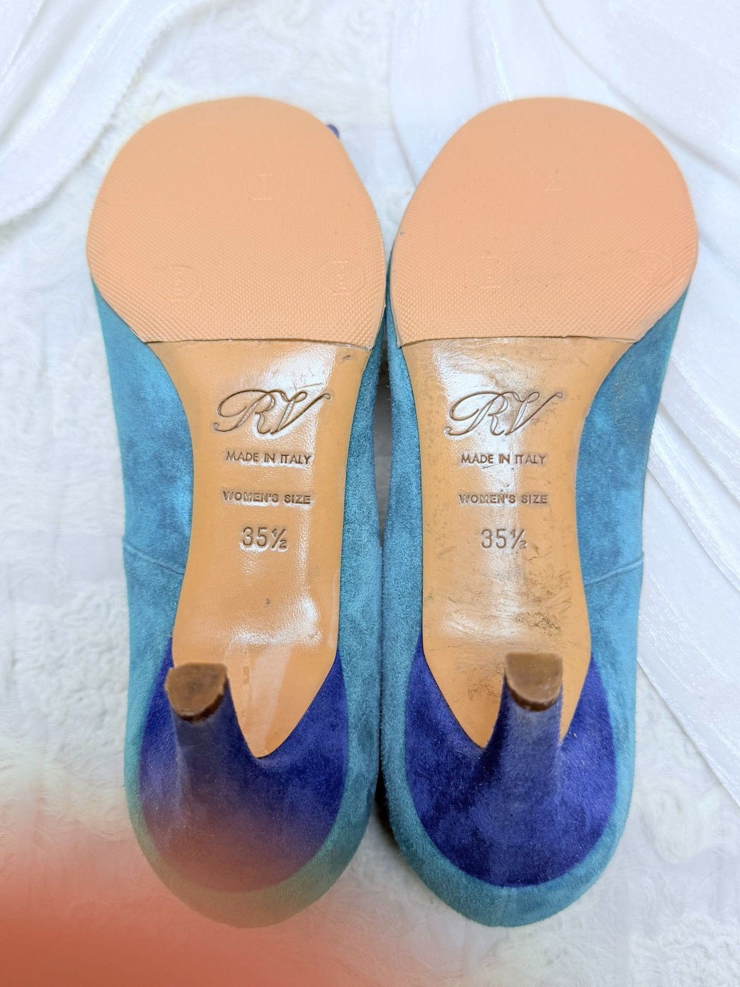 Roger Vivier Roger Vivier Limited Blue Lowtop Sneakers us_5-5 Women Size US 5.5 / IT 35.5 - 7 Thumbnail