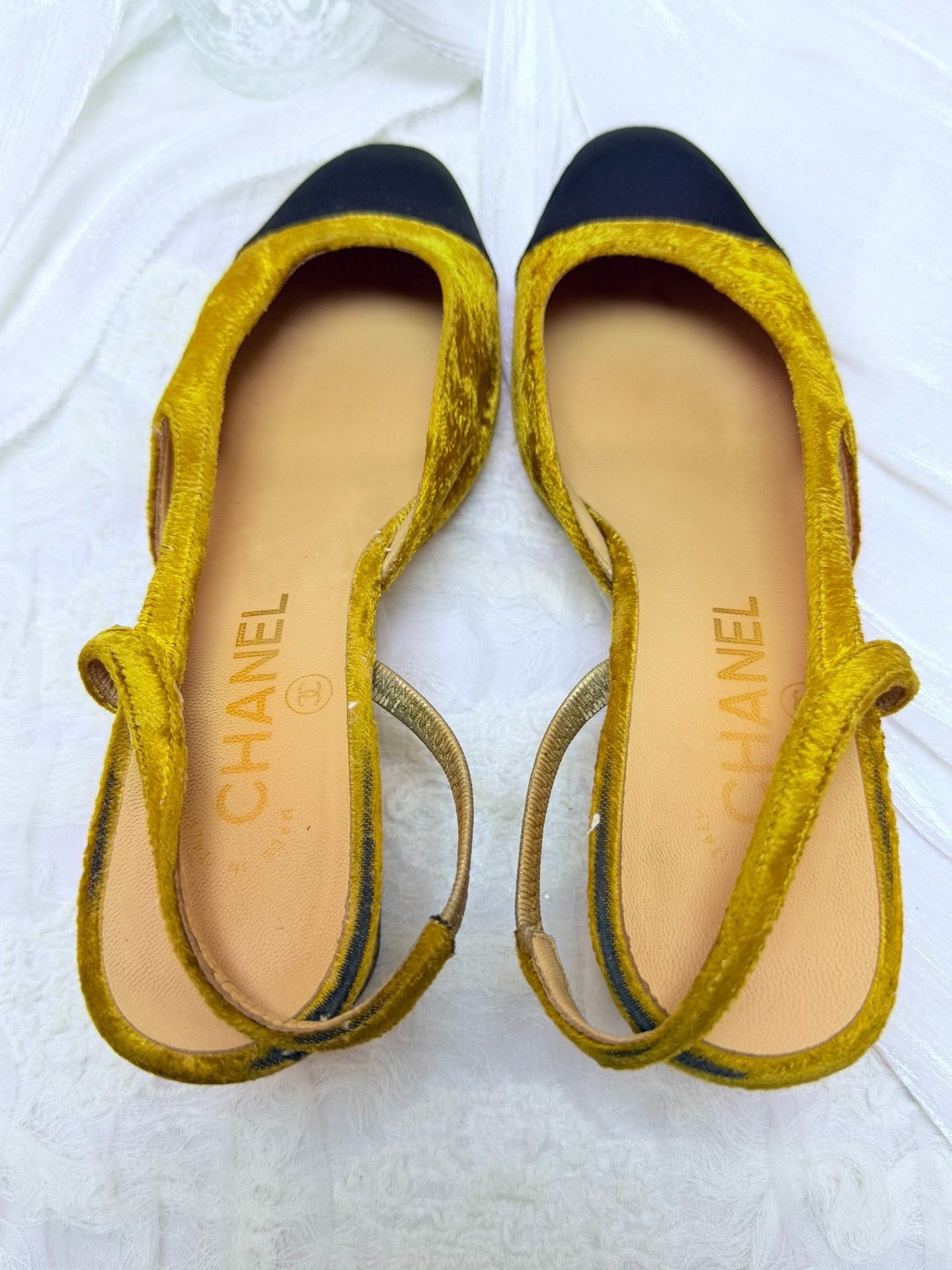 Chanel Chanel Velvet Gold Sandals us_6-5 Women Size US 6.5 / IT 36.5 - 5 Thumbnail