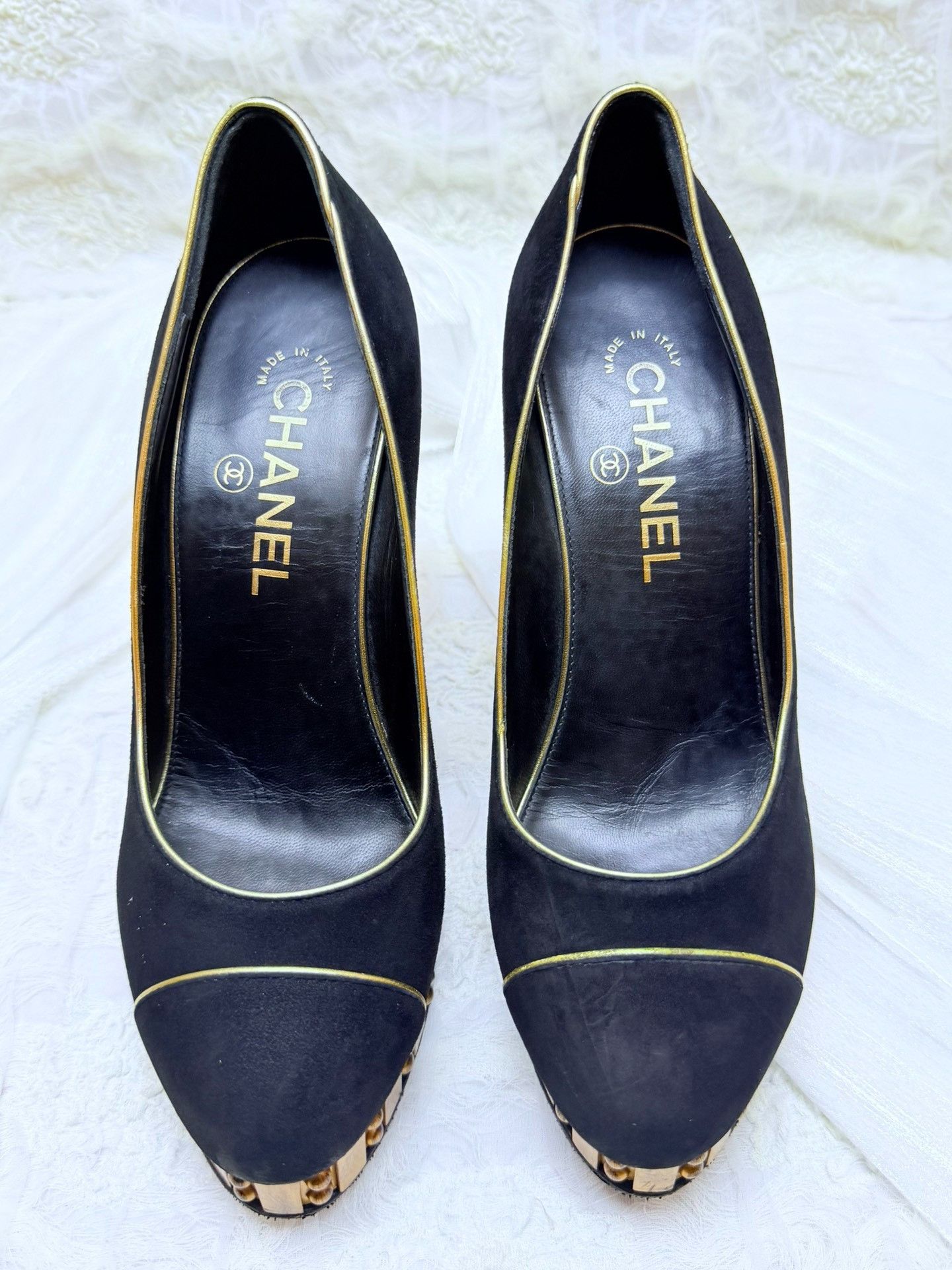 Chanel Chanel Suede Black Lowtop Sneakers us_7 Women Size US 7 / IT 37 - 4 Thumbnail