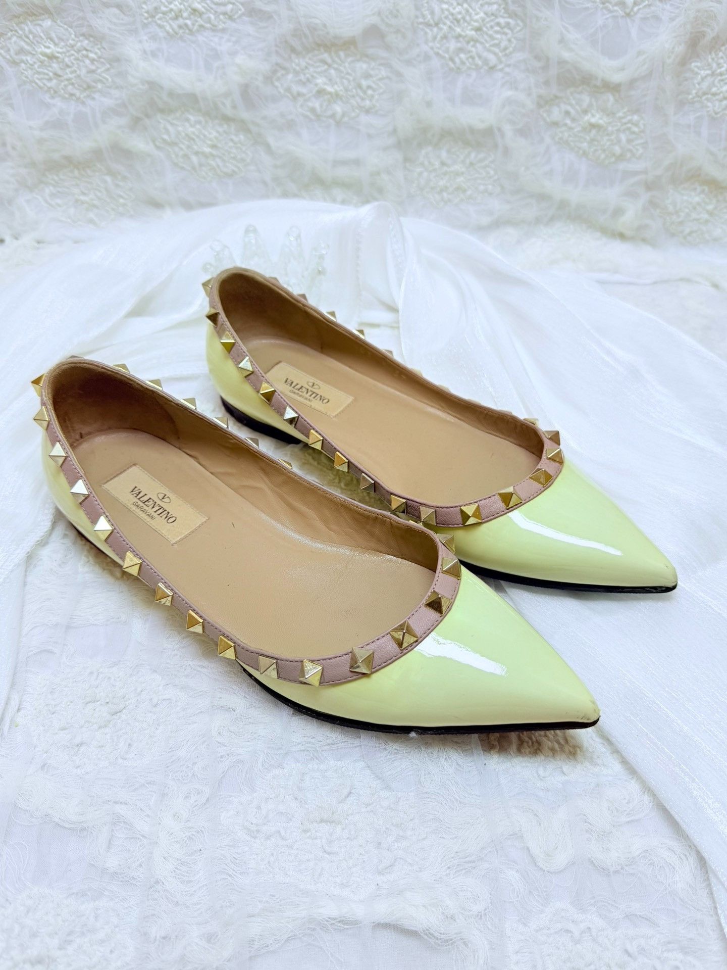 Valentino Valentino Yellow Lowtop Sneakers us_7 Women Size US 7 / IT 37 - 2 Thumbnail