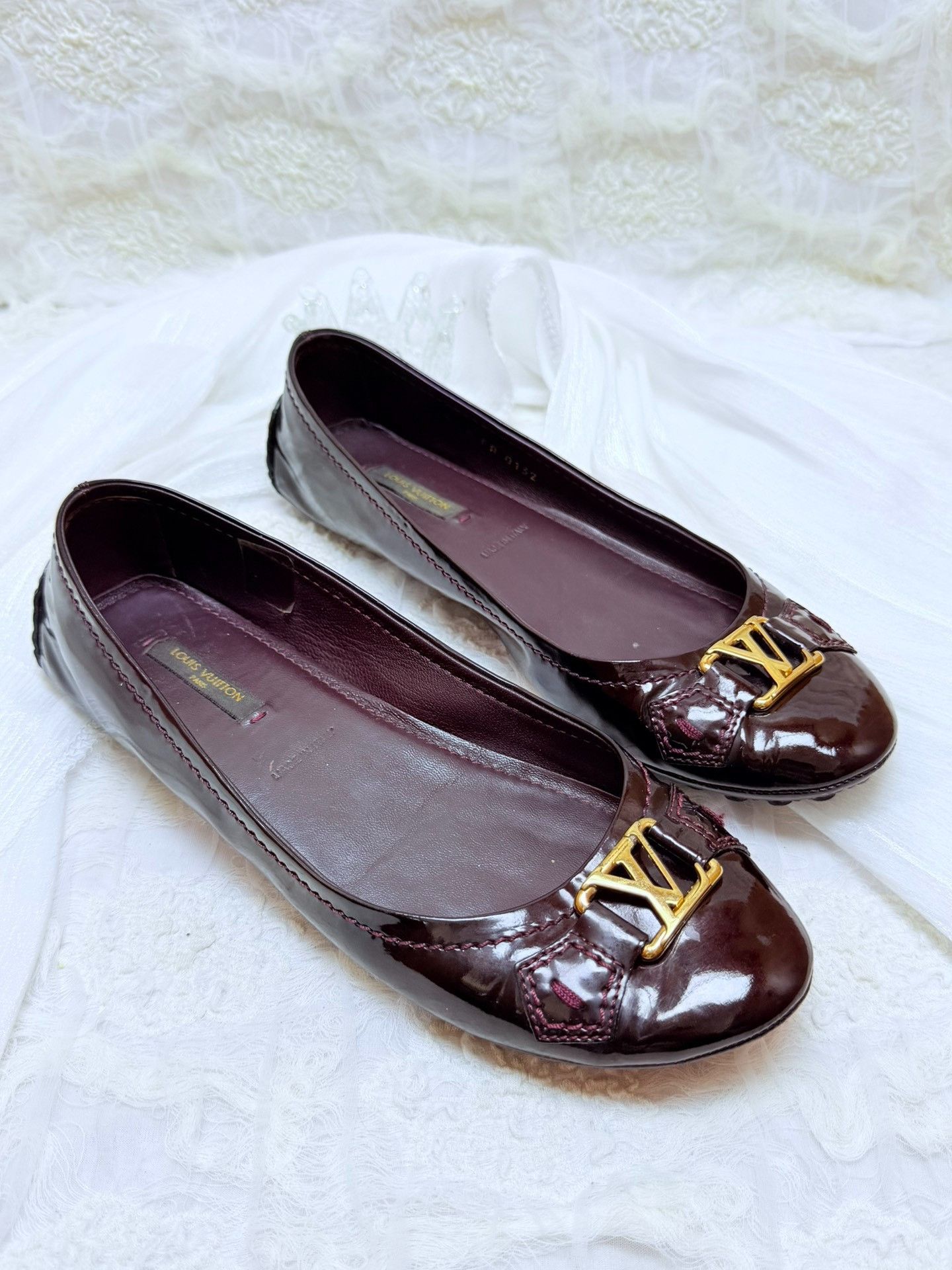 Louis Vuitton Louis Vuitton Patent Red Lowtop Sneakers us_7 Women Size US 7 / IT 37 - 2 Thumbnail