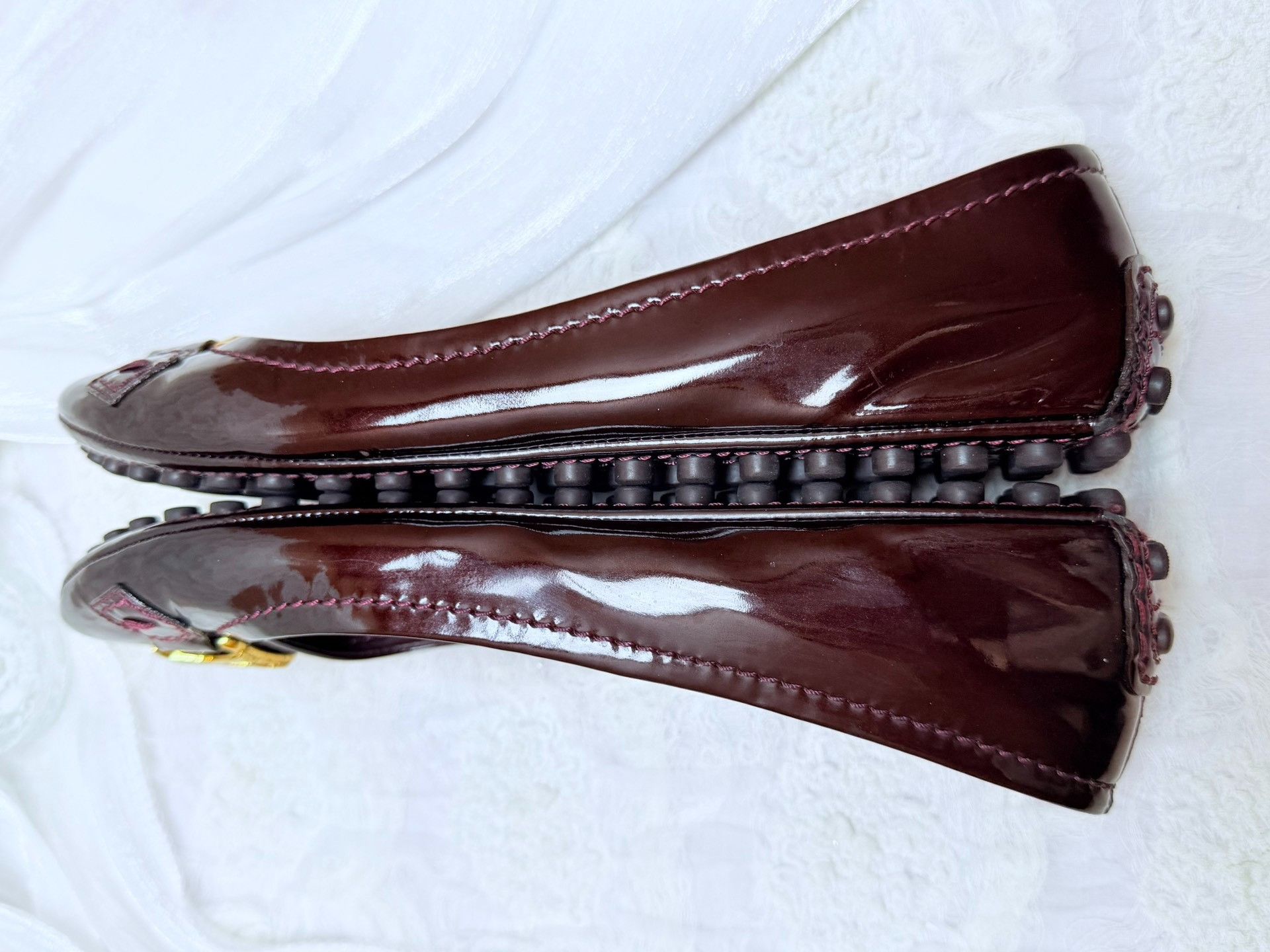 Louis Vuitton Louis Vuitton Patent Red Lowtop Sneakers us_7 Women Size US 7 / IT 37 - 5 Thumbnail