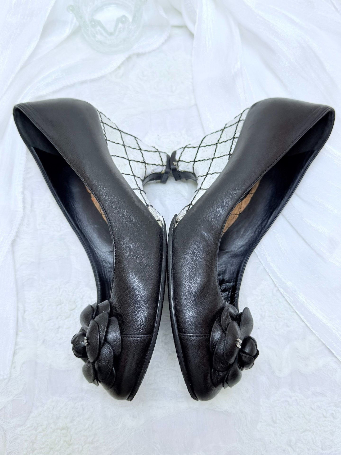 Chanel Chanel Black Lowtop Sneakers us_7 Women Size US 7 / IT 37 - 6 Thumbnail