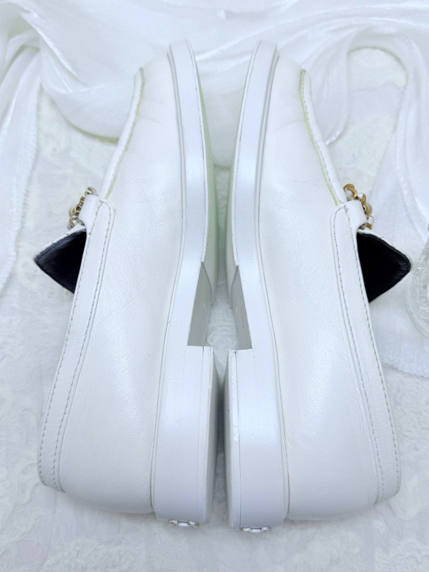 Chanel Chanel Metallic Gold Lowtop Sneakers us_6 Women Size US 6 / IT 36 - 4 Thumbnail
