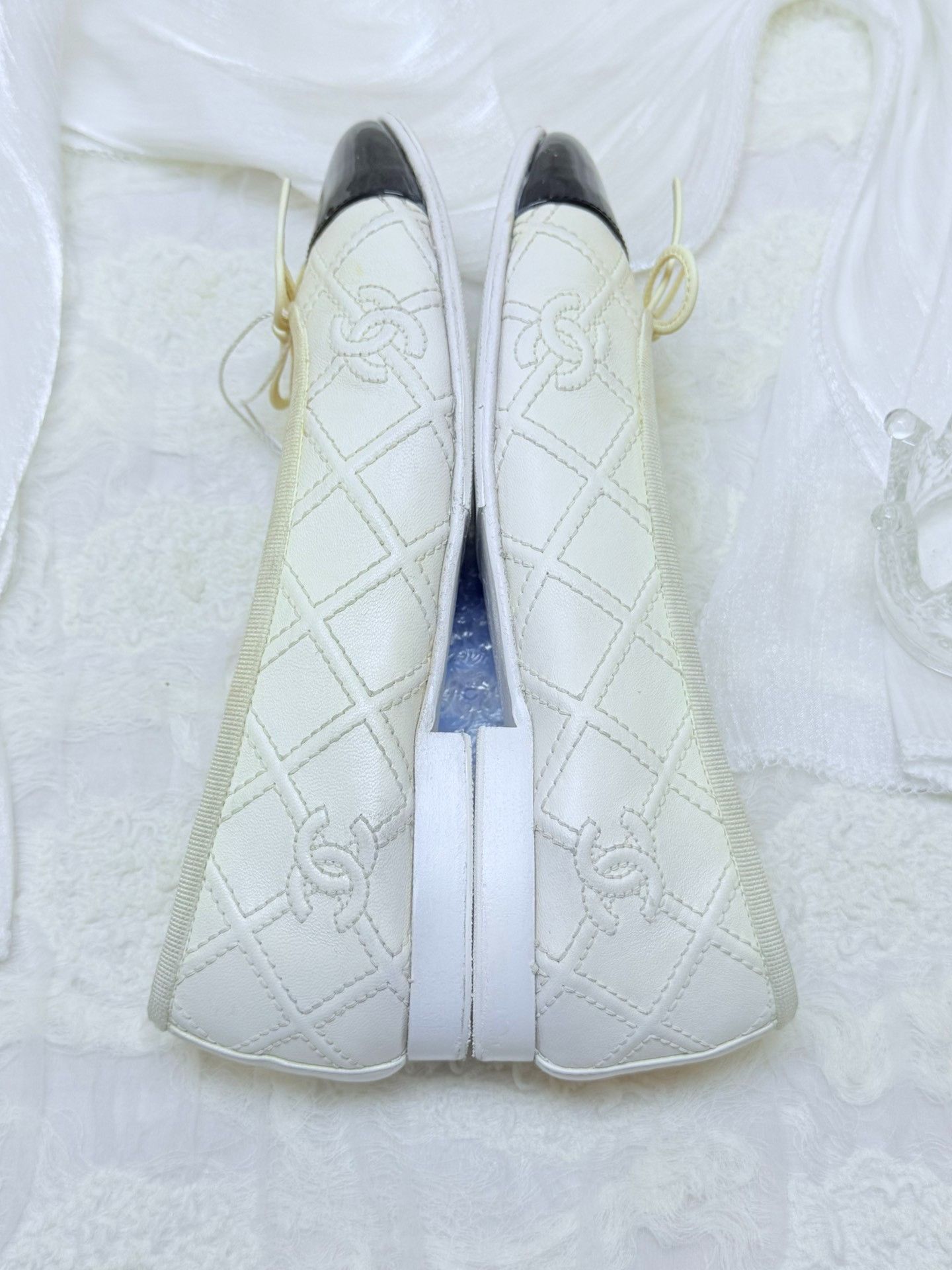 Chanel Chanel White Lowtop Sneakers us_5 Women Size US 5 / IT 35 - 6 Thumbnail