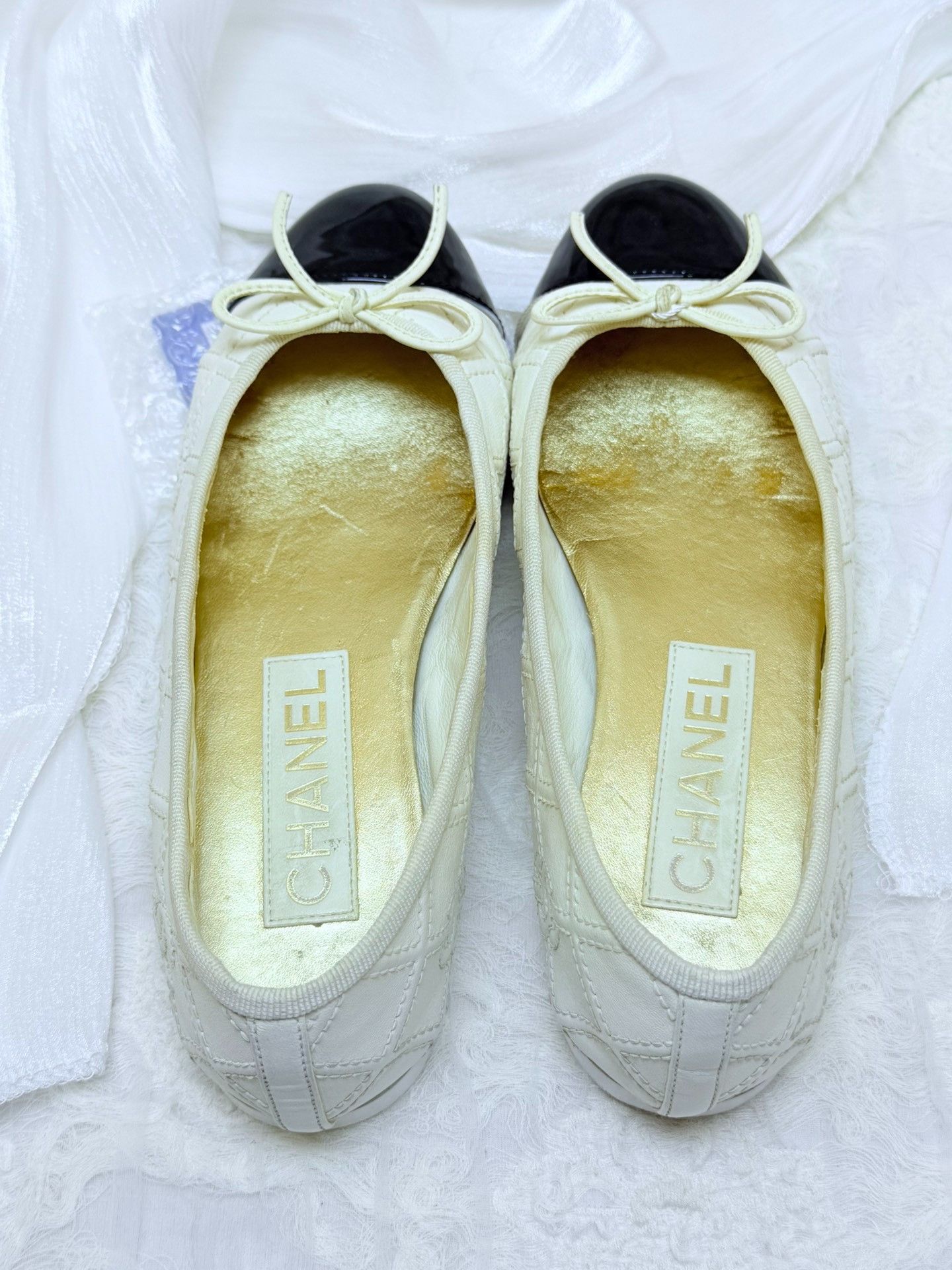 Chanel Chanel White Lowtop Sneakers us_5 Women Size US 5 / IT 35 - 4 Thumbnail