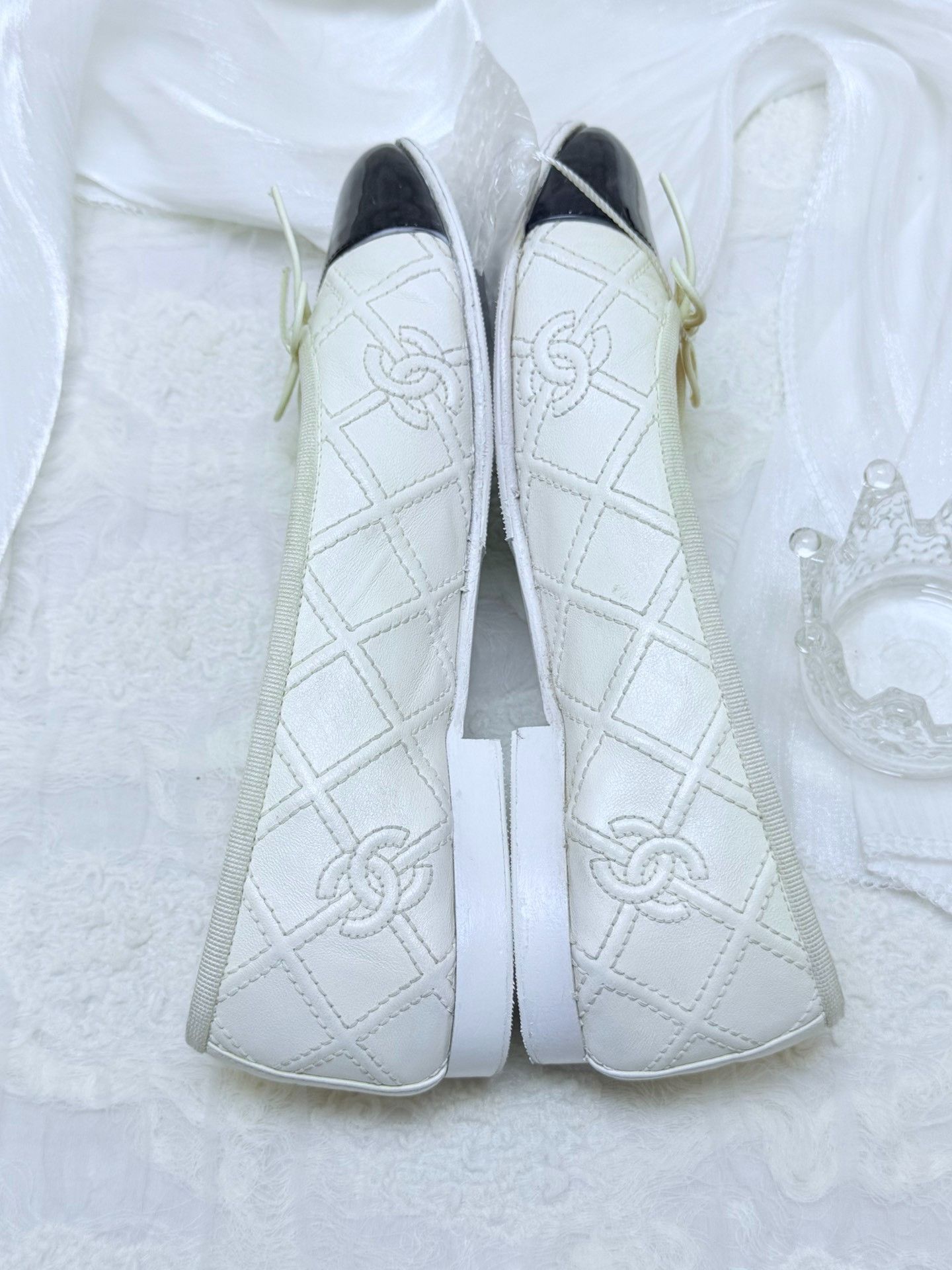 Chanel Chanel White Lowtop Sneakers us_5 Women Size US 5 / IT 35 - 5 Thumbnail