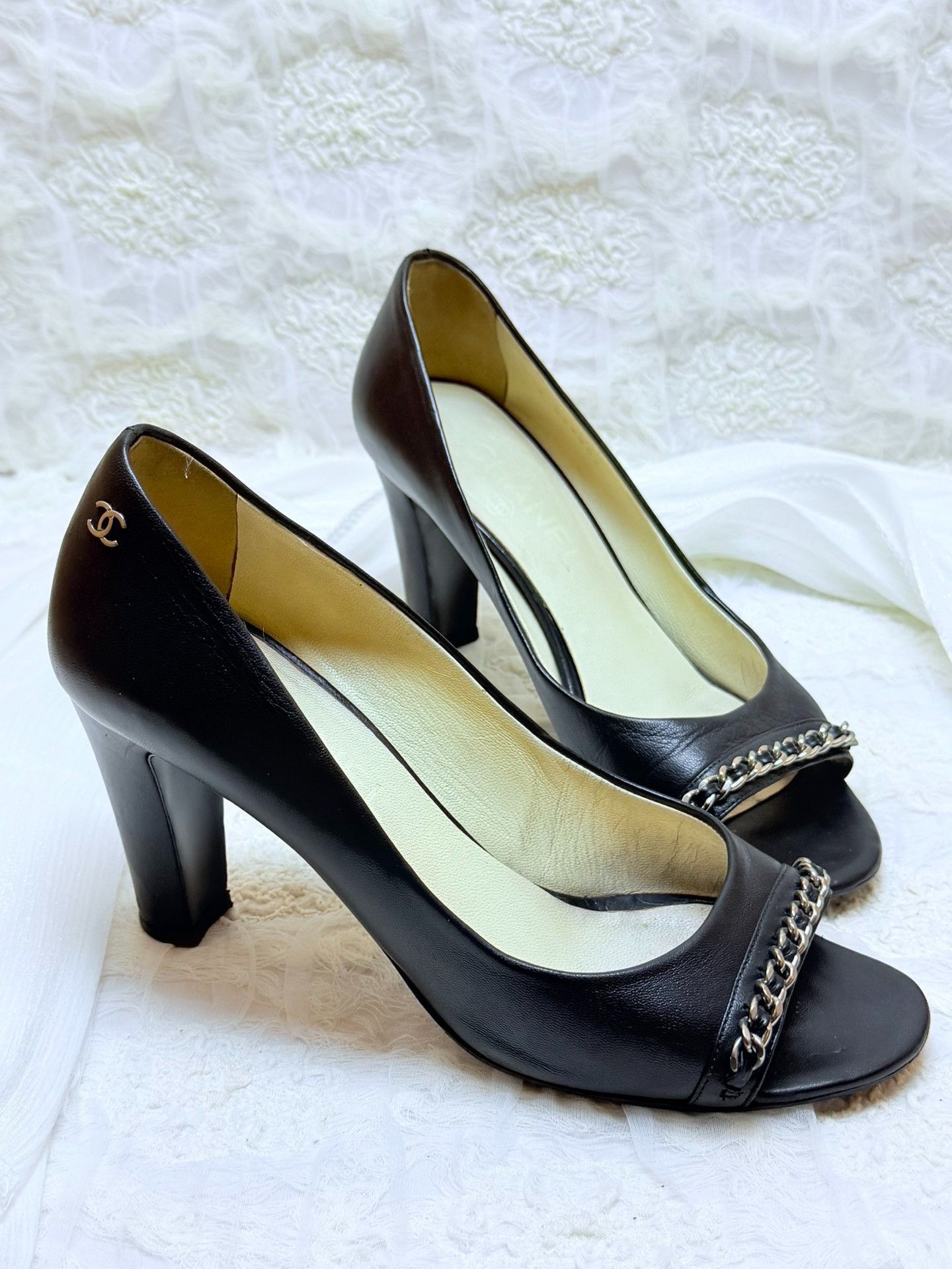 Chanel Chanel Black Lowtop Sneakers us_7-5 Women Size US 7.5 / IT 37.5 - 2 Thumbnail