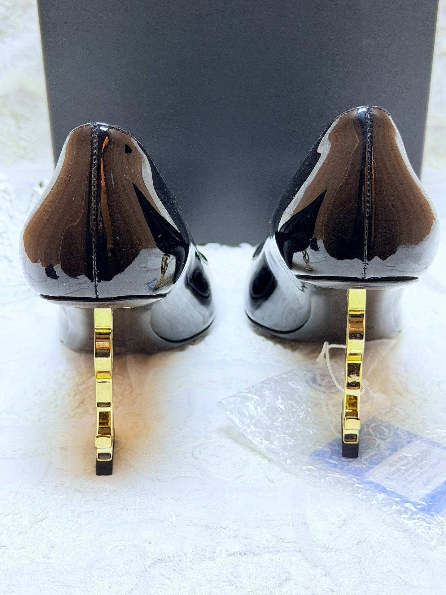Saint Laurent Paris Saint Laurent Paris Patent Gold Lowtop Sneakers us_5 Women Size US 5 / IT 35 - 7 Thumbnail