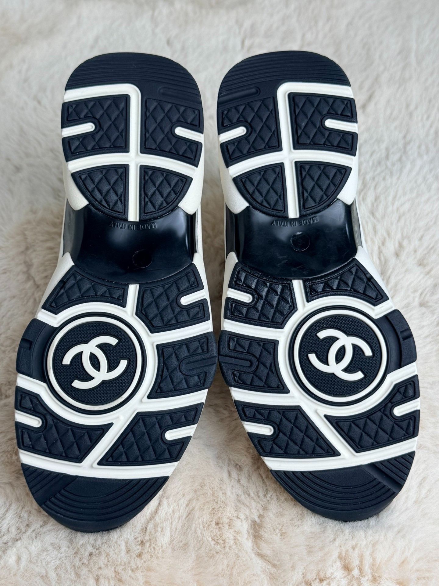 Chanel Chanel Purple Lowtop Sneakers us_5 Women Size US 5 / IT 35 - 6 Thumbnail
