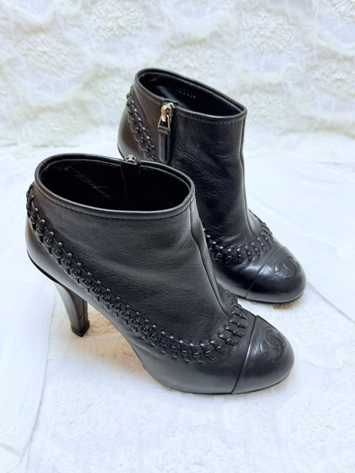 Chanel Chanel Knit Black Boots us_5 Women Size US 5 / IT 35 - 4 Thumbnail