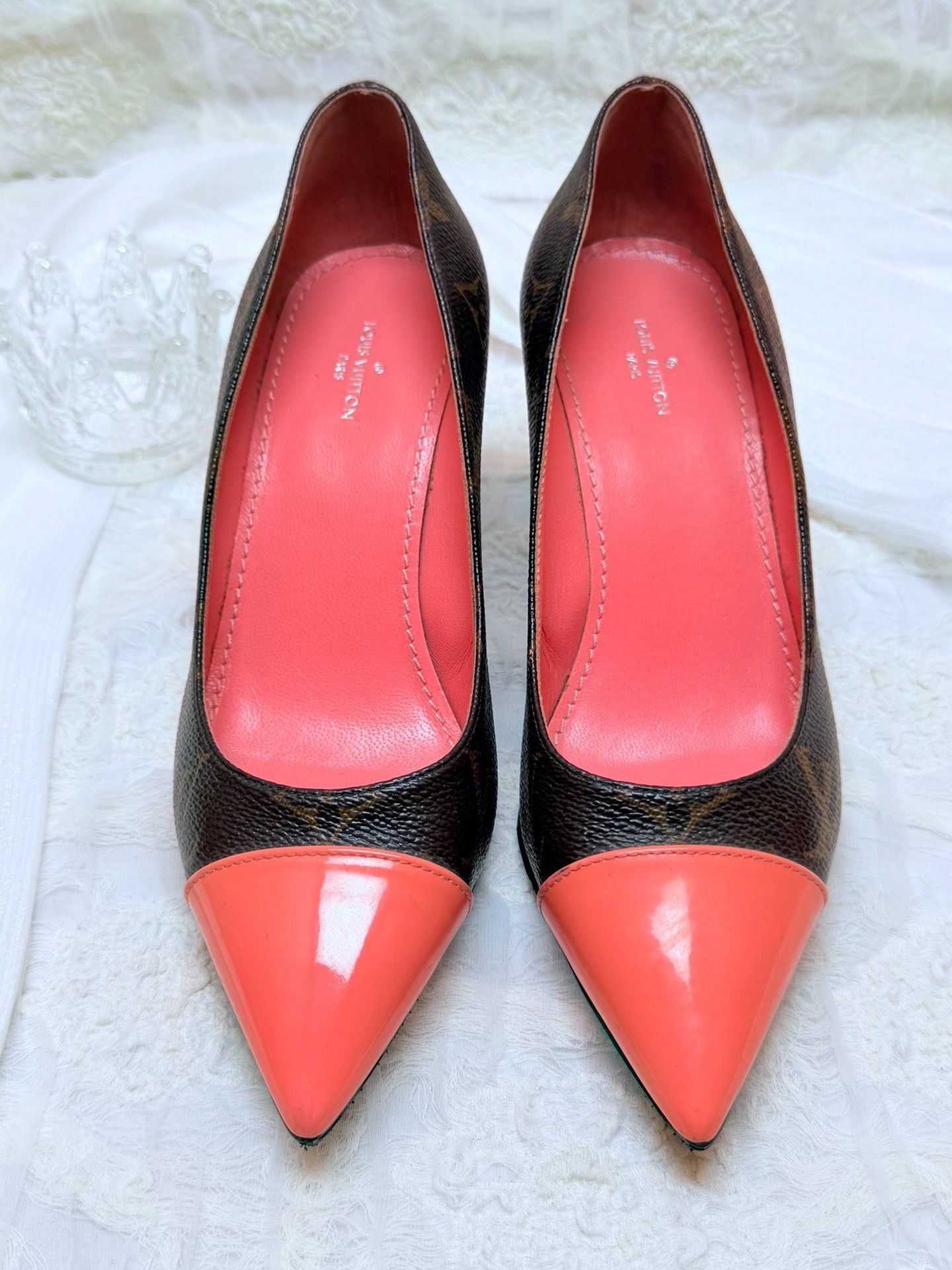 Louis Vuitton Louis Vuitton Red Lowtop Sneakers us_5 Women Size US 5 / IT 35 - 5 Thumbnail