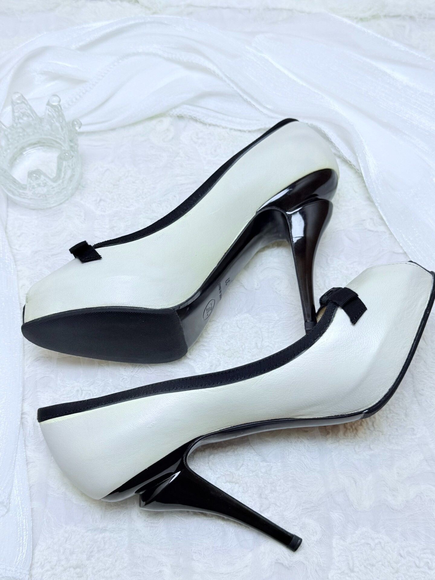 Chanel Chanel Retro Lowtop Sneakers us_7 Women Size US 7 / IT 37 - 4 Thumbnail