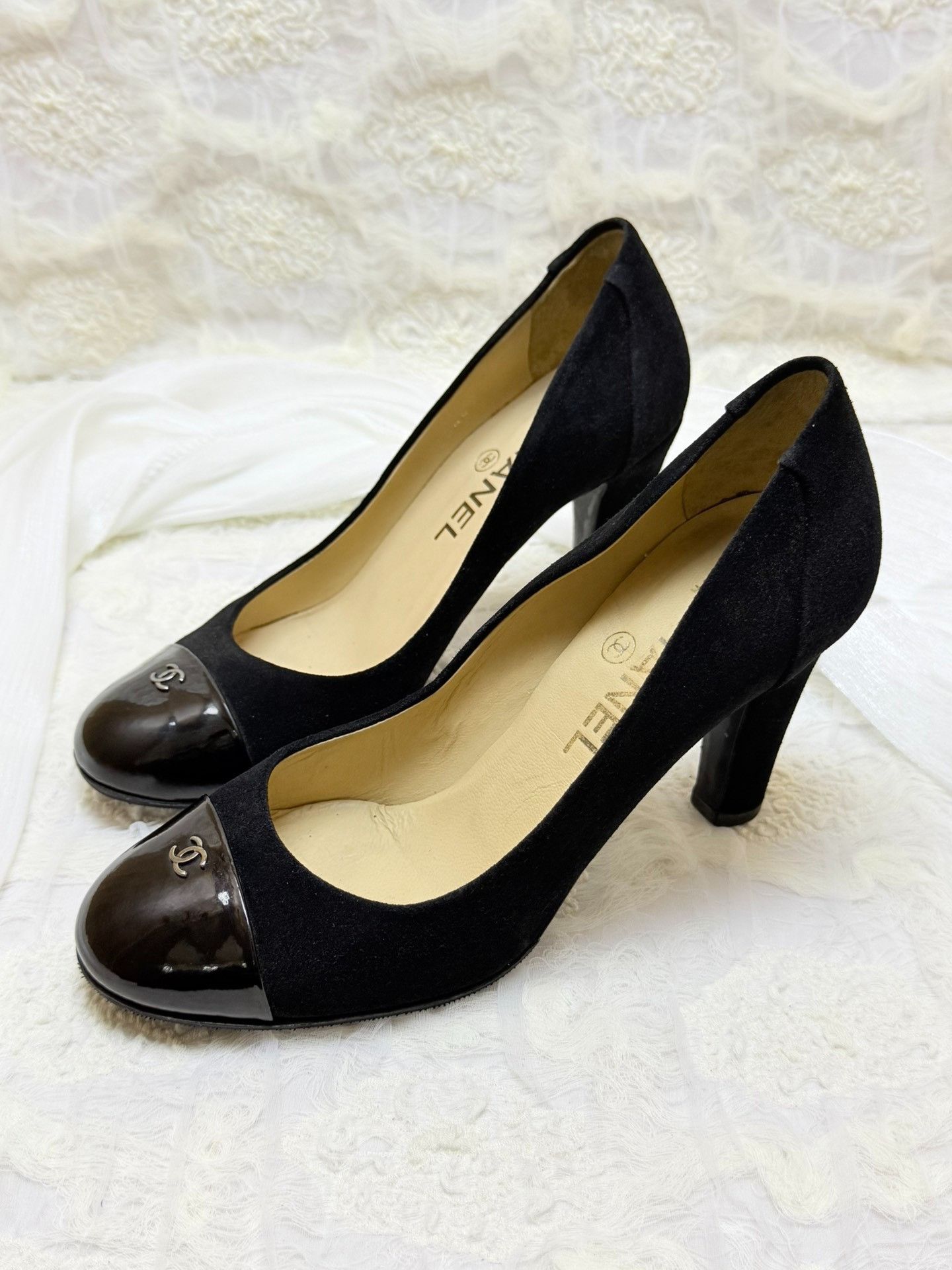 Chanel Chanel Suede Black Lowtop Sneakers us_5-5 Women Size US 5.5 / IT 35.5 - 2 Thumbnail