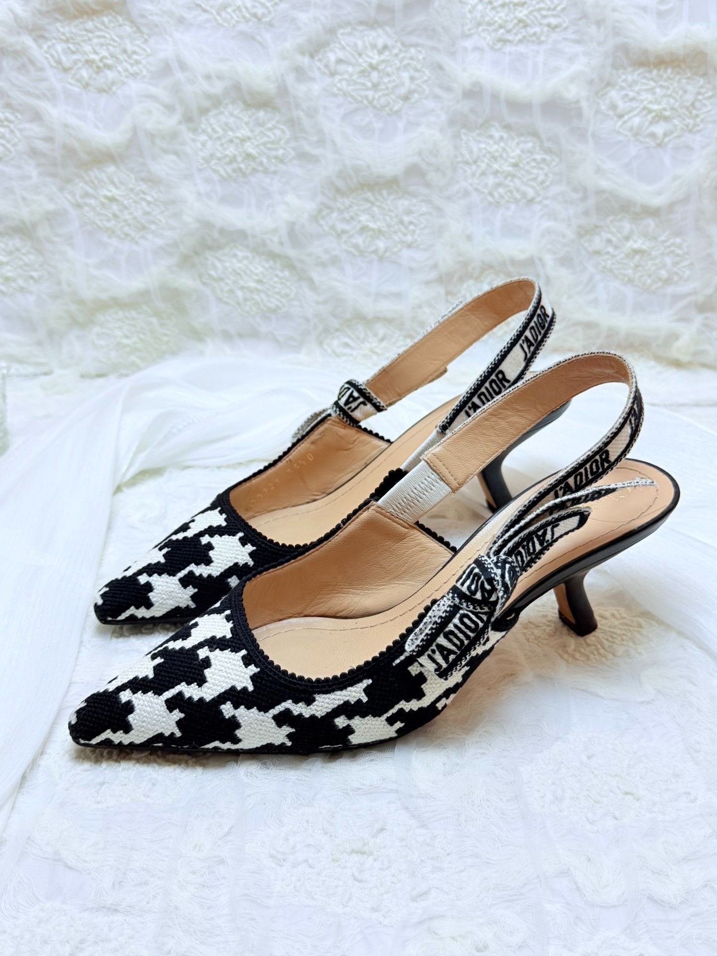 Dior Dior Retro Black Lowtop Sneakers us_5-5 Women Size US 5.5 / IT 35.5 - 2 Thumbnail