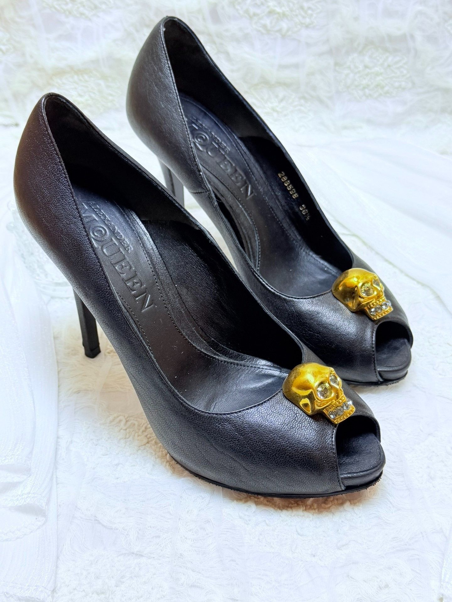 Alexander McQueen Alexander McQueen Black Lowtop Sneakers us_6-5 Women Size US 6.5 / IT 36.5 - 2 Thumbnail