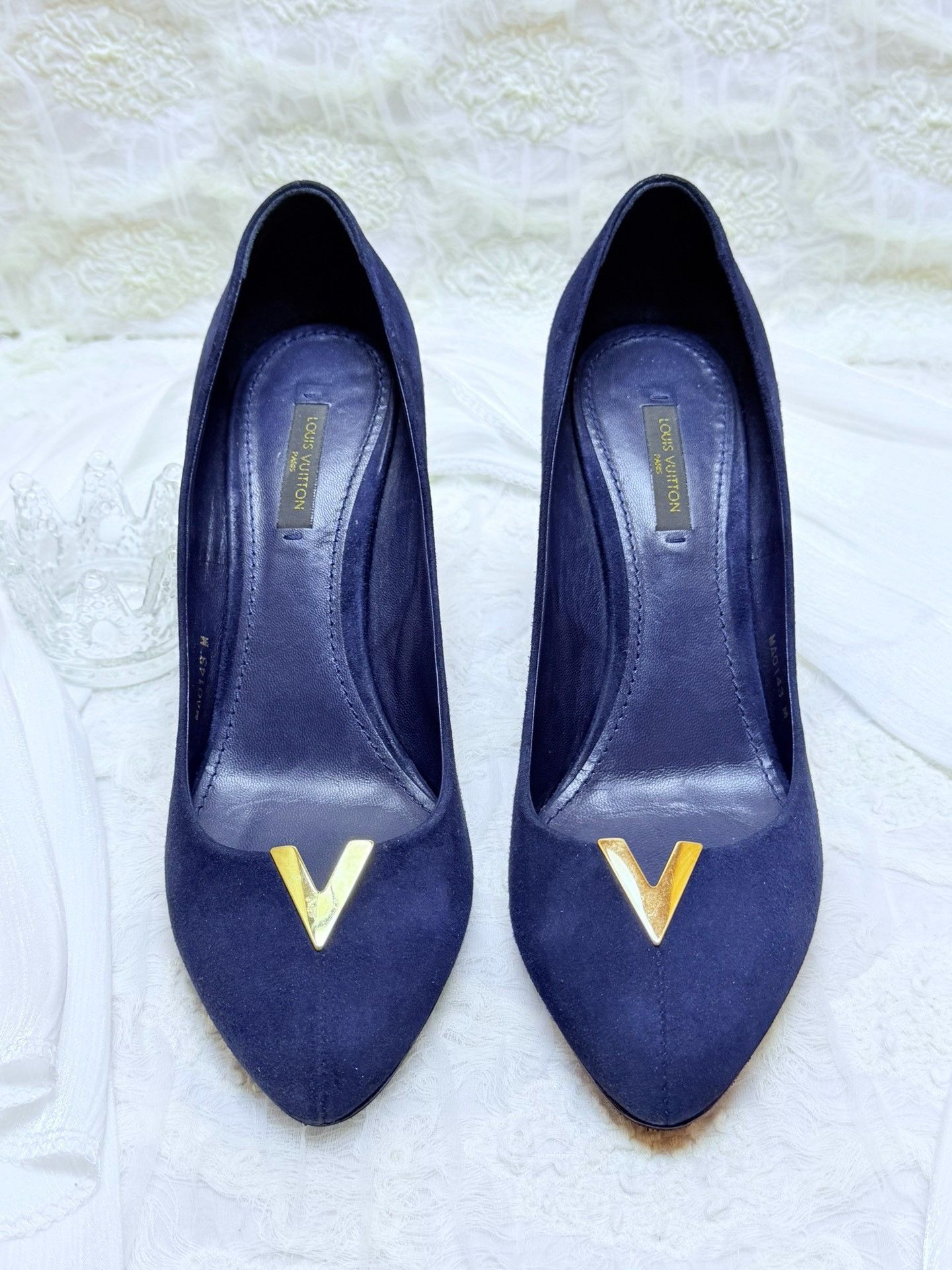 Louis Vuitton Louis Vuitton Velvet Blue Lowtop Sneakers us_6-5 Women Size US 6.5 / IT 36.5 - 2 Thumbnail