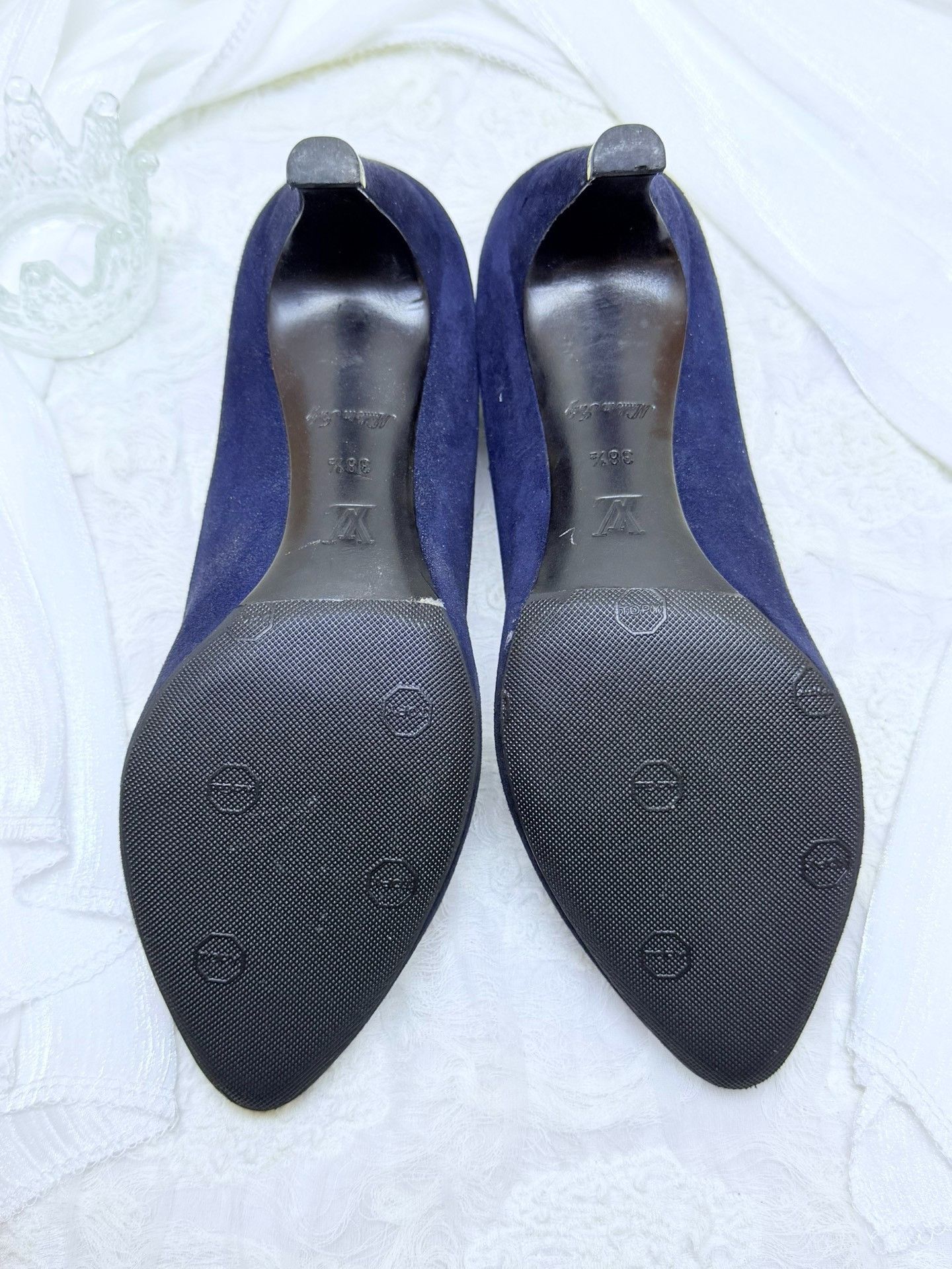 Louis Vuitton Louis Vuitton Velvet Blue Lowtop Sneakers us_6-5 Women Size US 6.5 / IT 36.5 - 5 Thumbnail