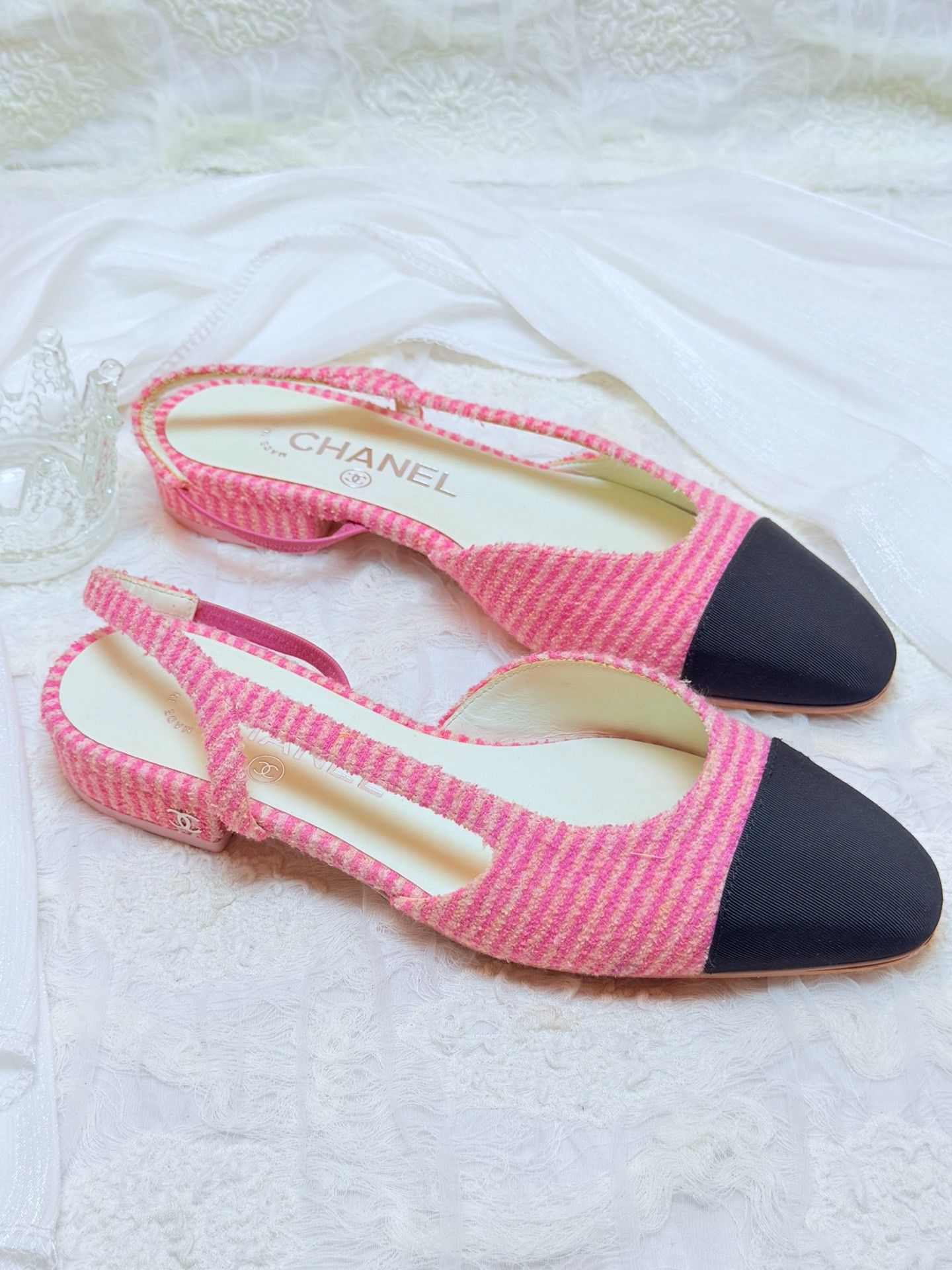Chanel Chanel Striped Pink Lowtop Sneakers us_5 Women Size US 5 / IT 35 - 2 Thumbnail