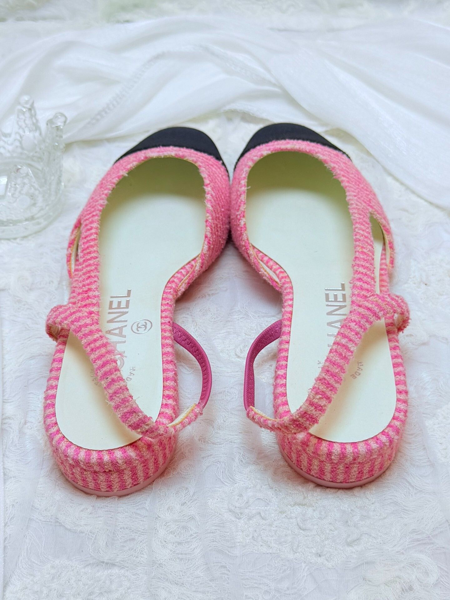 Chanel Chanel Striped Pink Lowtop Sneakers us_5 Women Size US 5 / IT 35 - 4 Thumbnail
